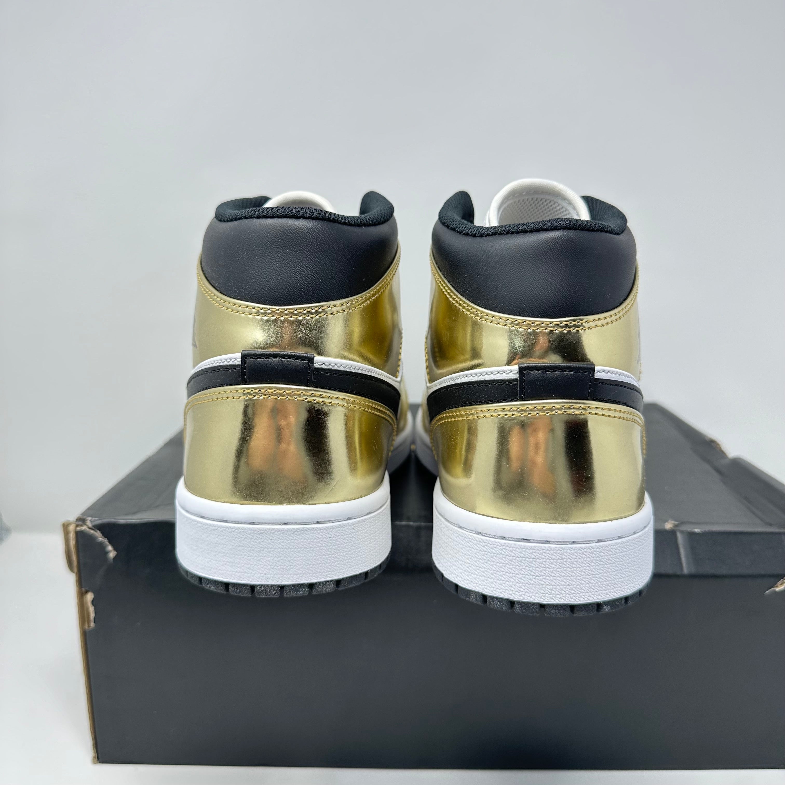 Jordan 1 Mid Metallic Gold Black White