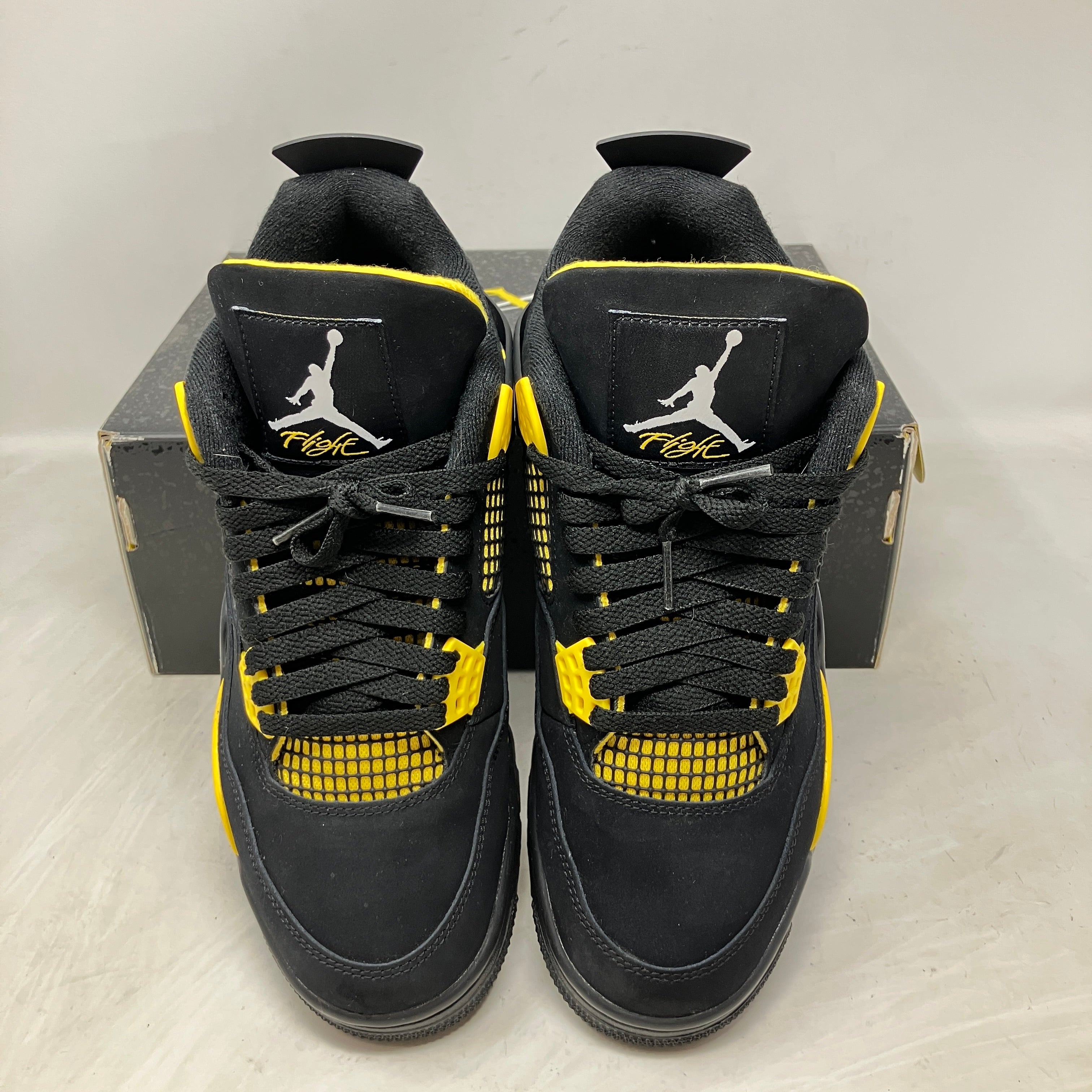 Jordan 4 Retro Thunder (2023)