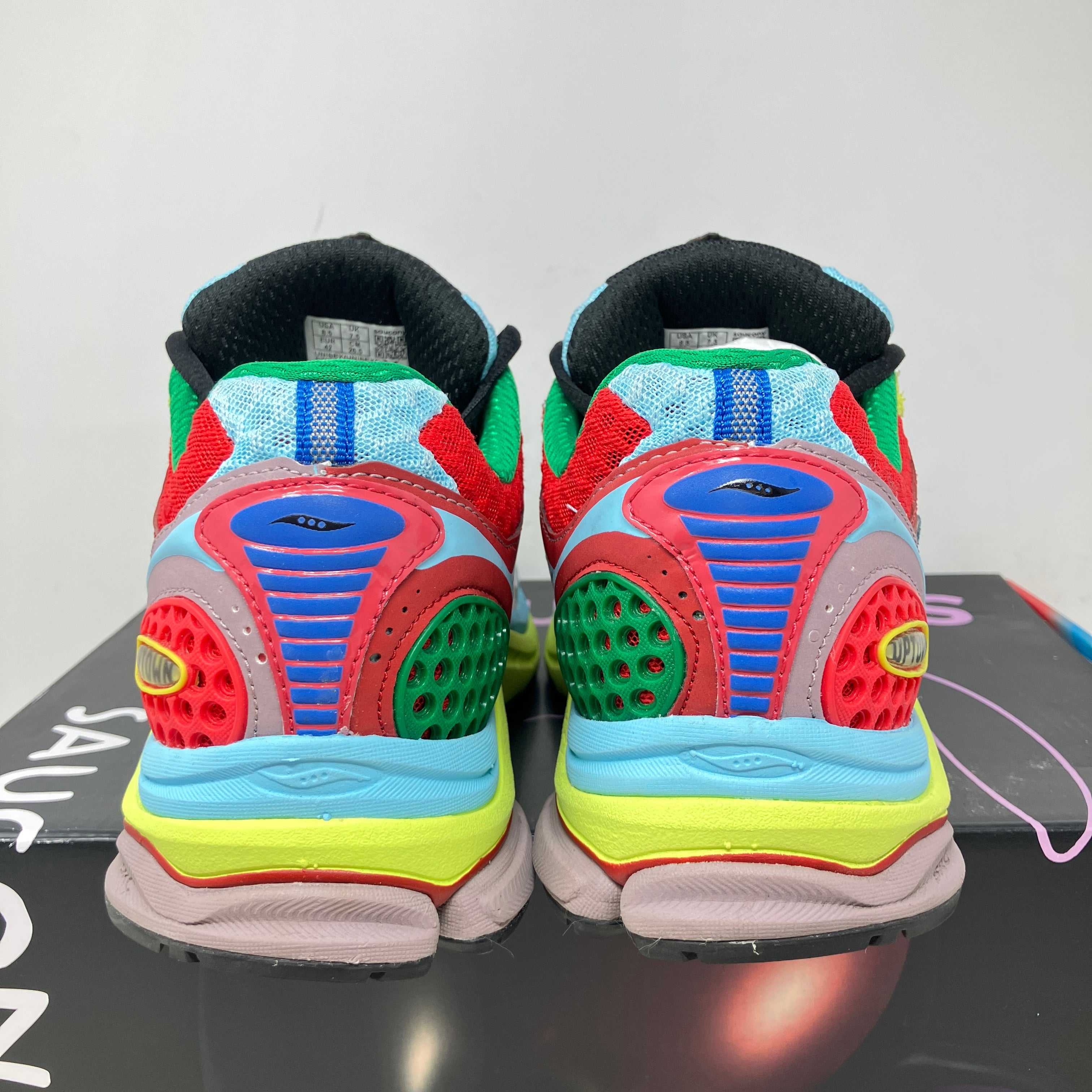 Saucony ProGrid Triumph 4 Jae Tips Flowers Grow Uptown Poison Ivy