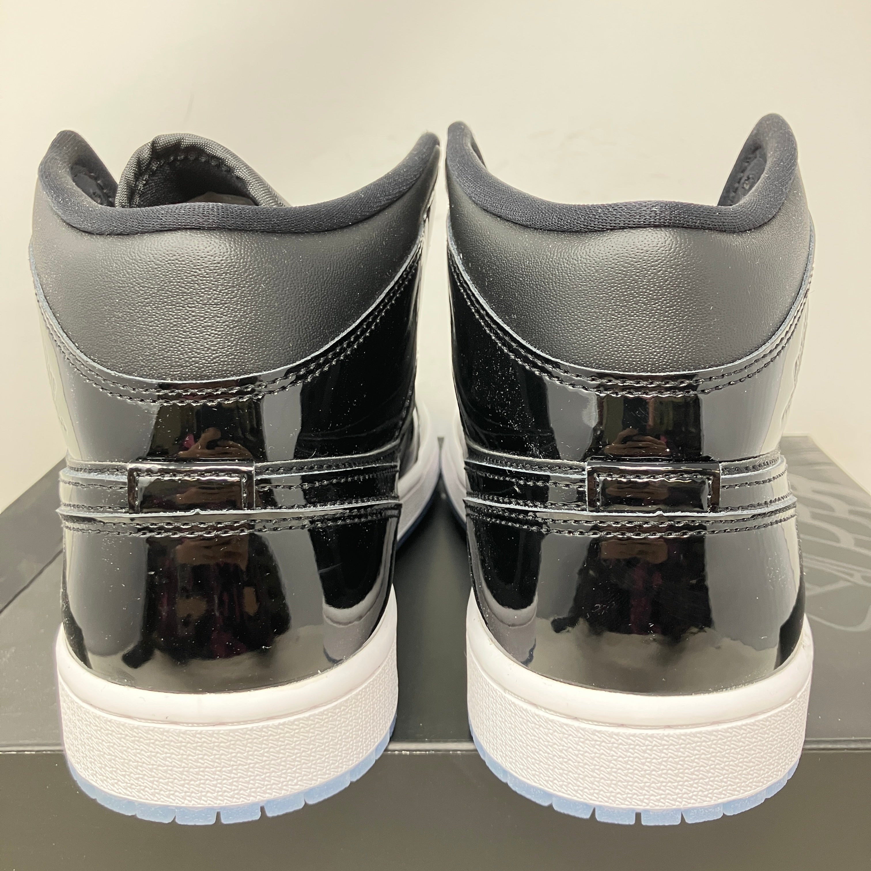 Jordan 1 Mid SE Space Jam