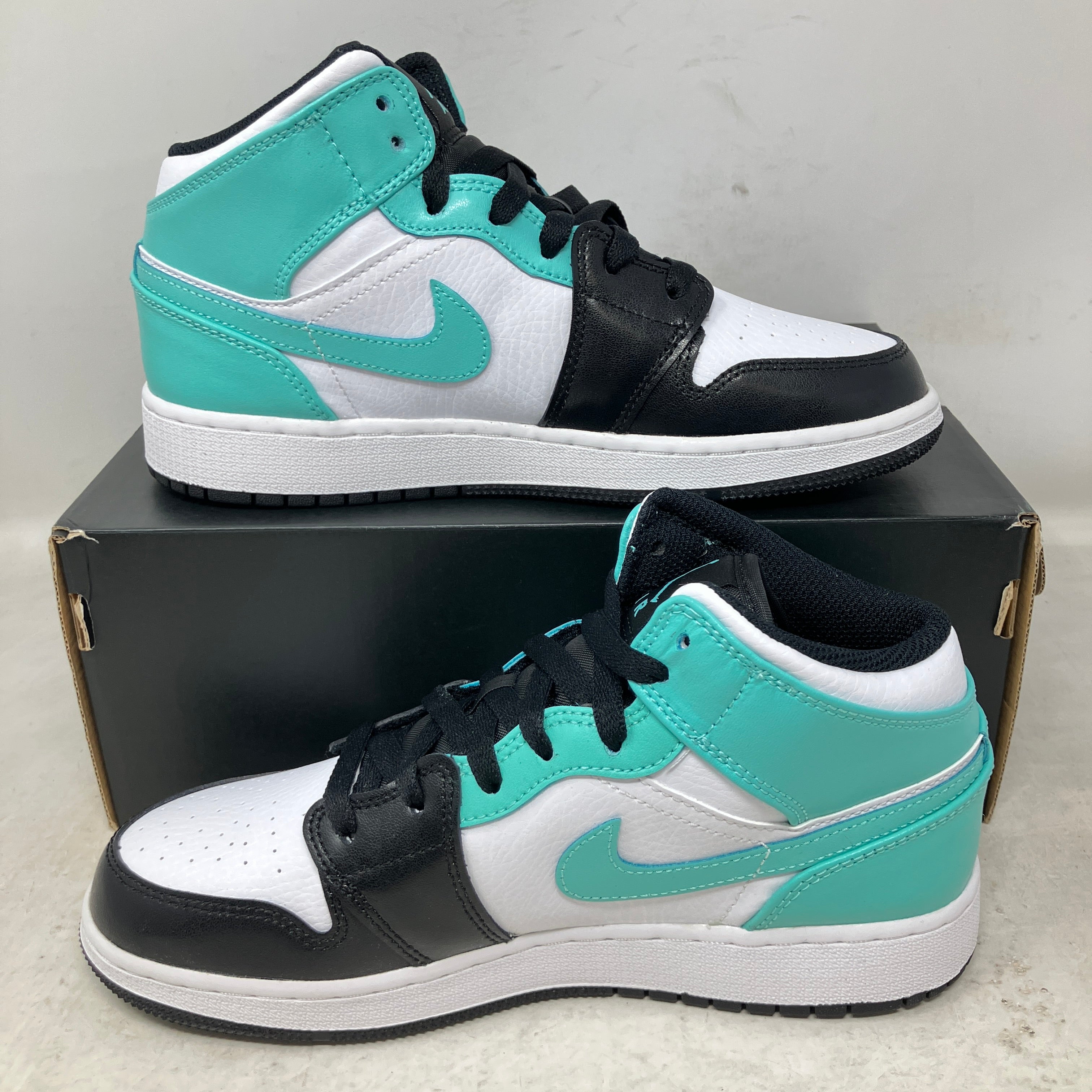 Jordan 1 Mid Tropical Twist Igloo (GS)