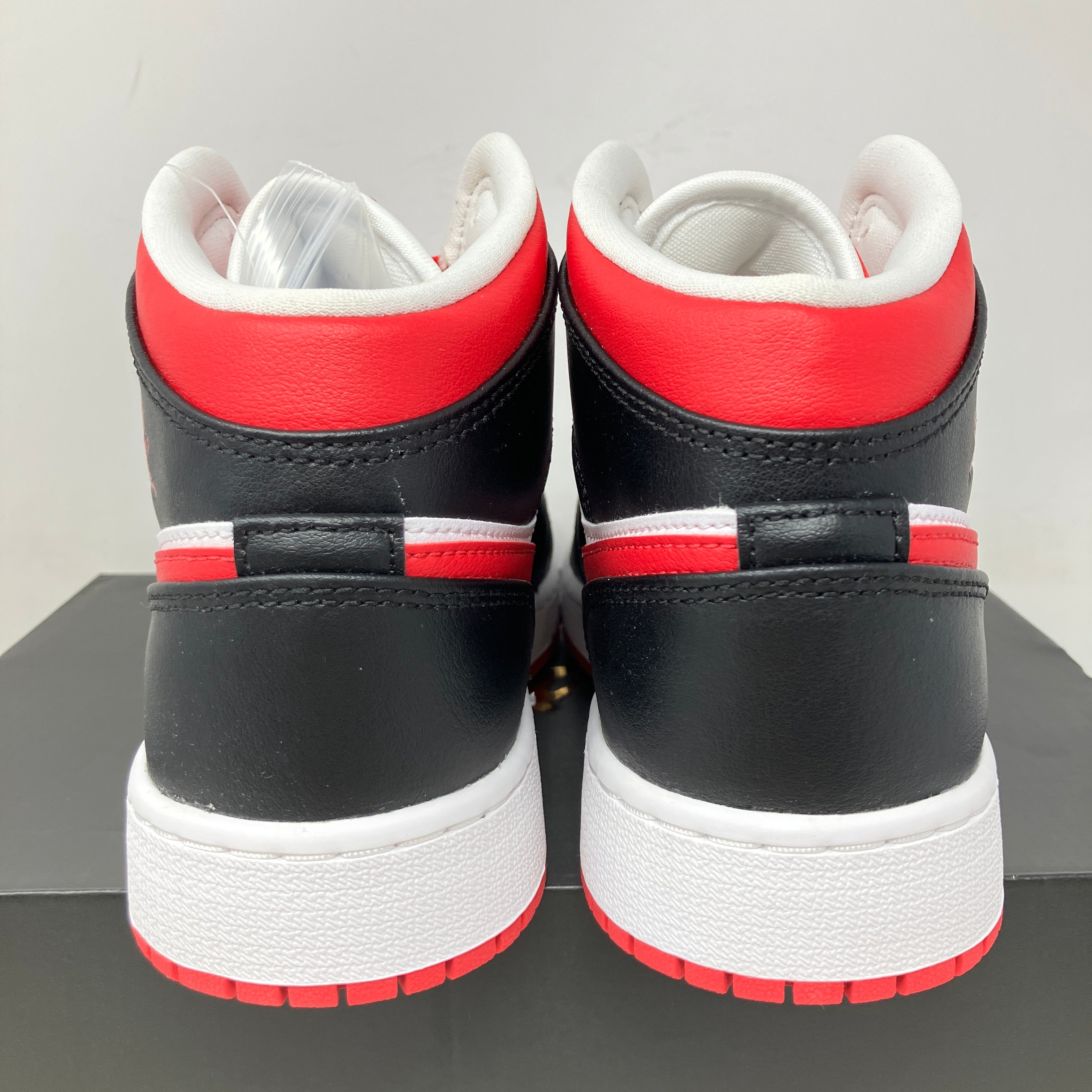 Jordan 1 Mid Very Berry (GS)