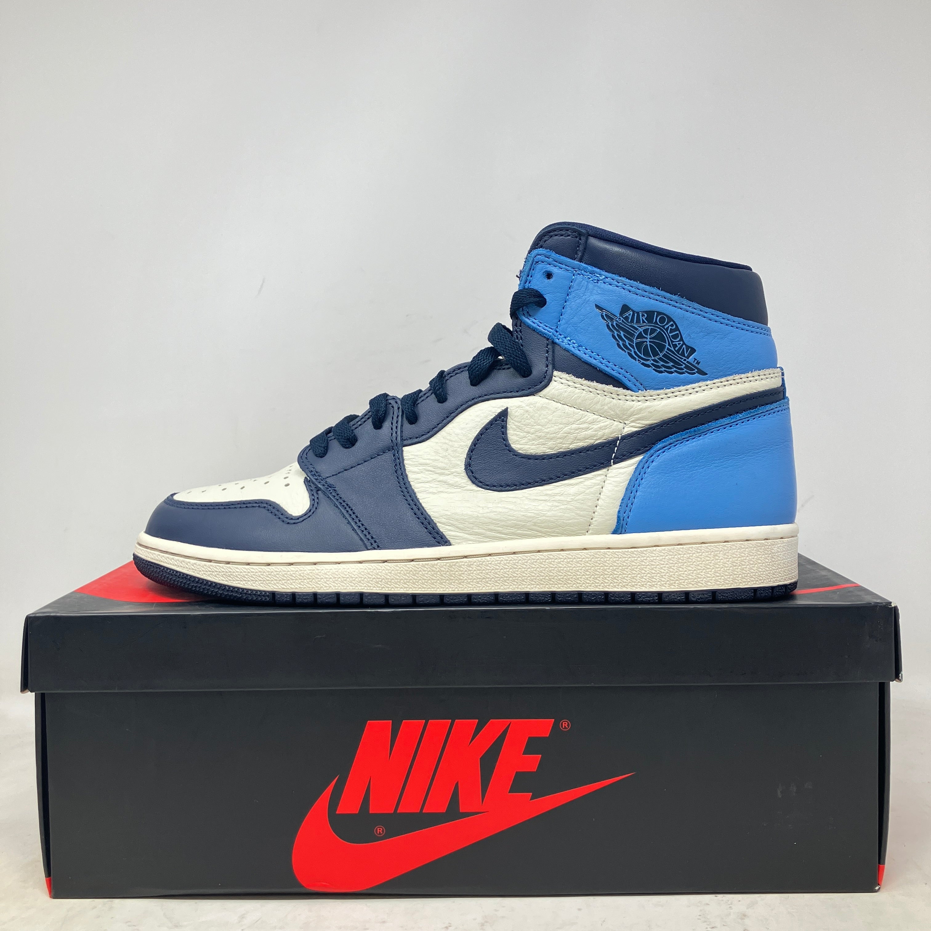 Jordan 1 Retro High Obsidian