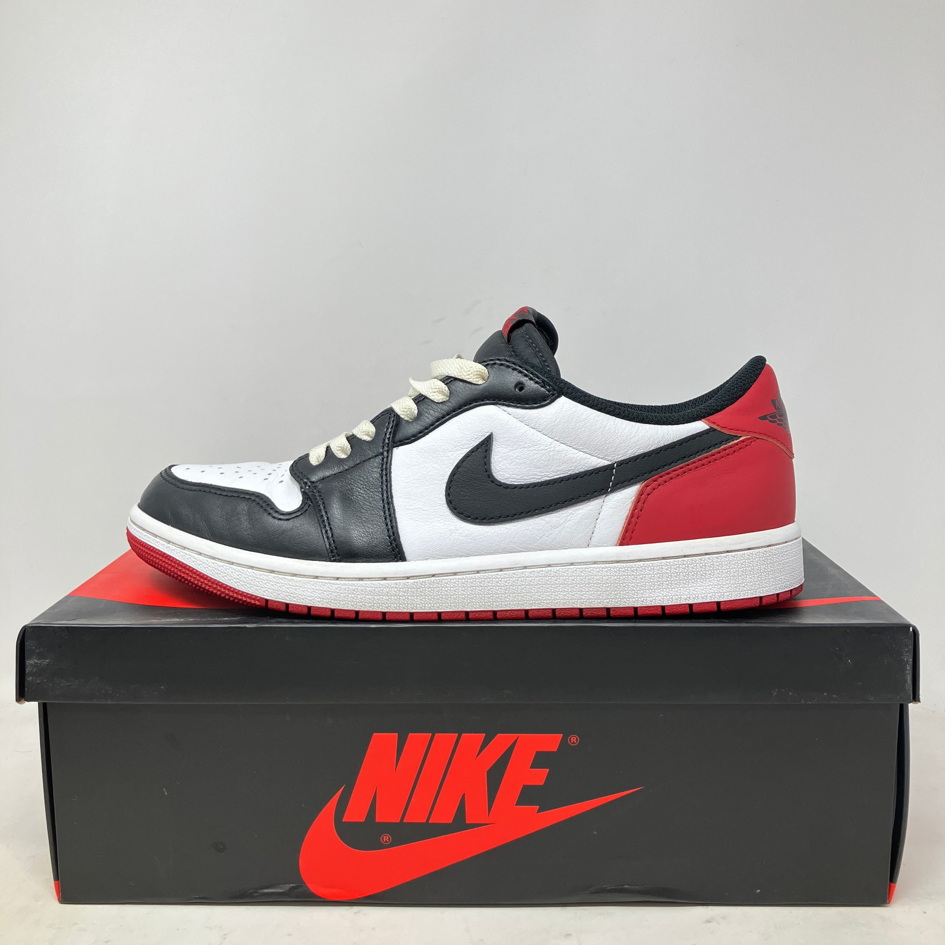 Jordan 1 Retro Low OG Black Toe (2023)