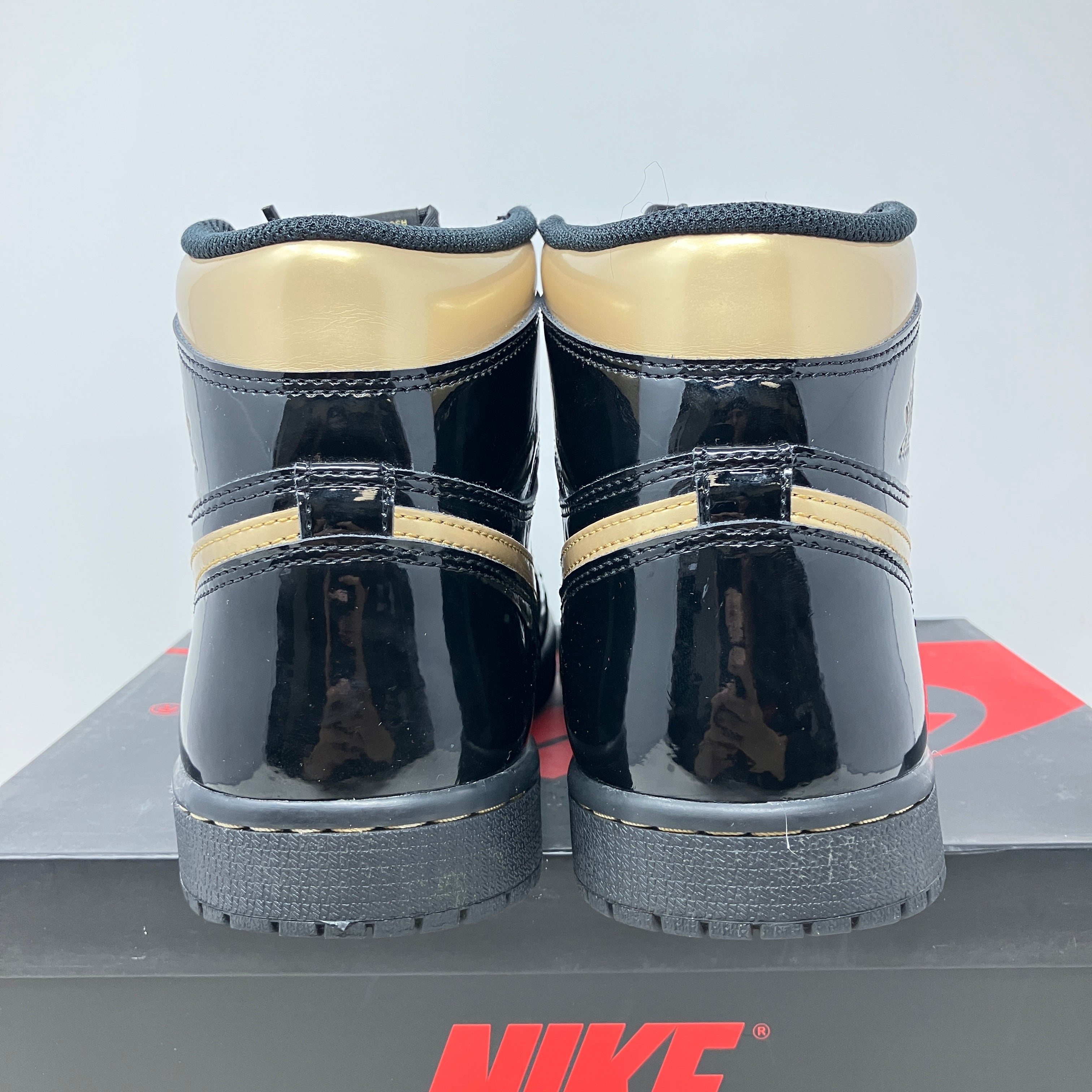 Jordan 1 Retro High Black Metallic Gold