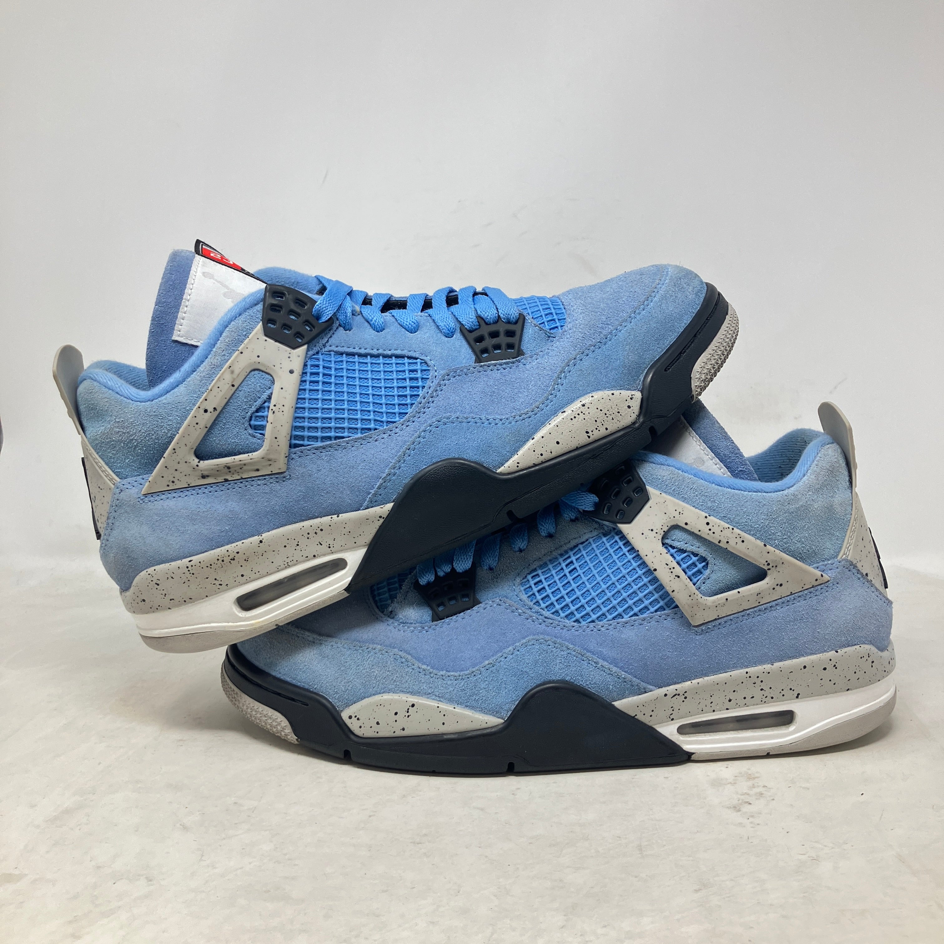 Jordan 4 Retro University Blue