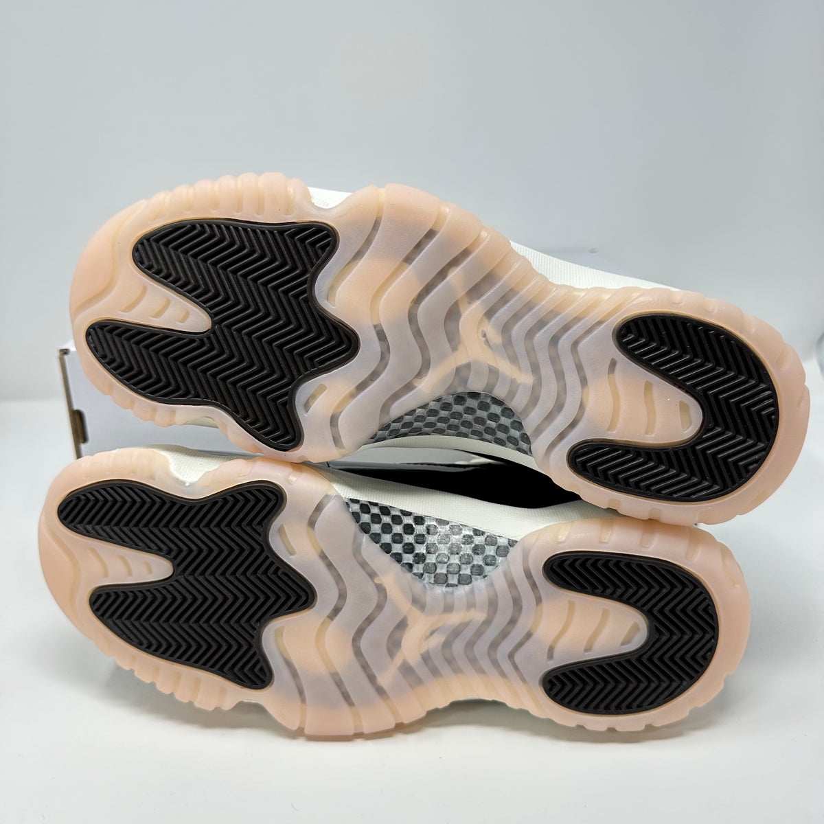 Jordan 11 Retro Neapolitan (Women's)