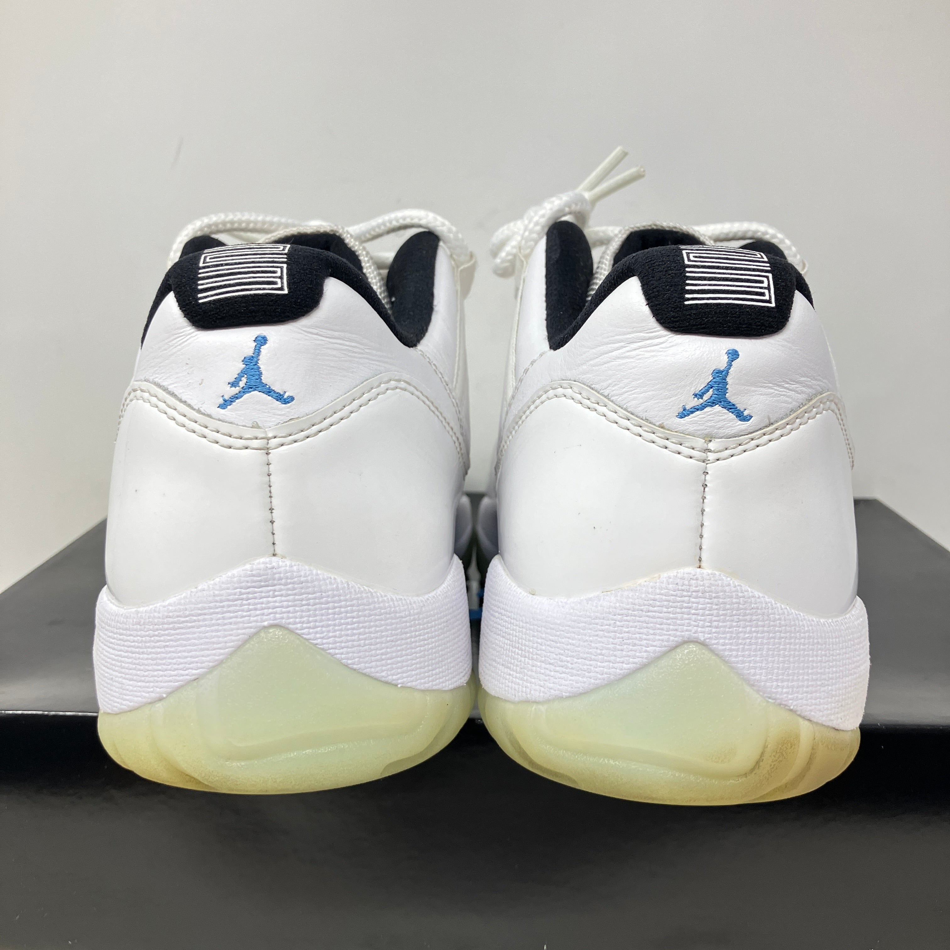 Jordan 11 Retro Low Legend Blue