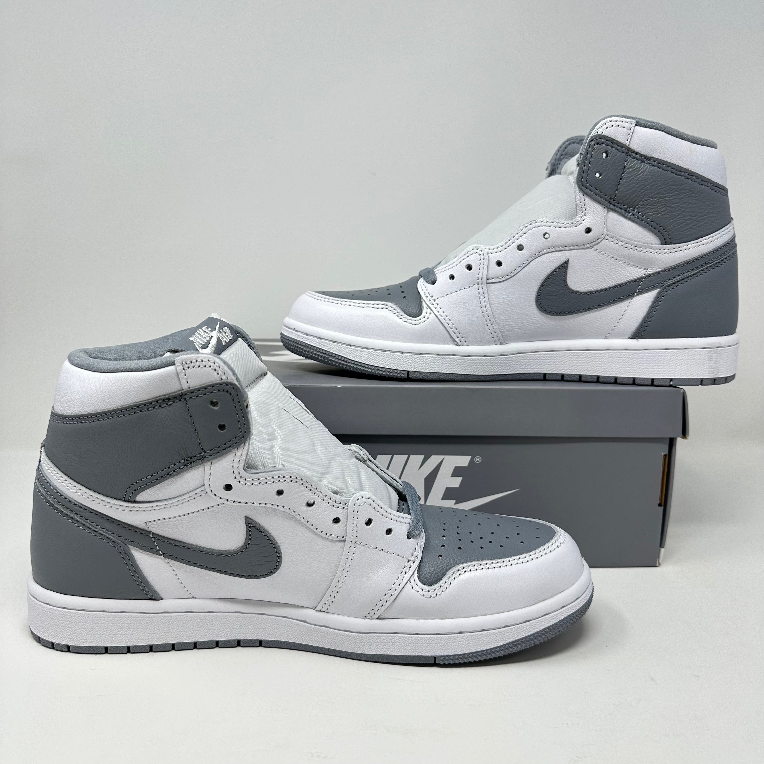 Jordan 1 Retro High OG Stealth