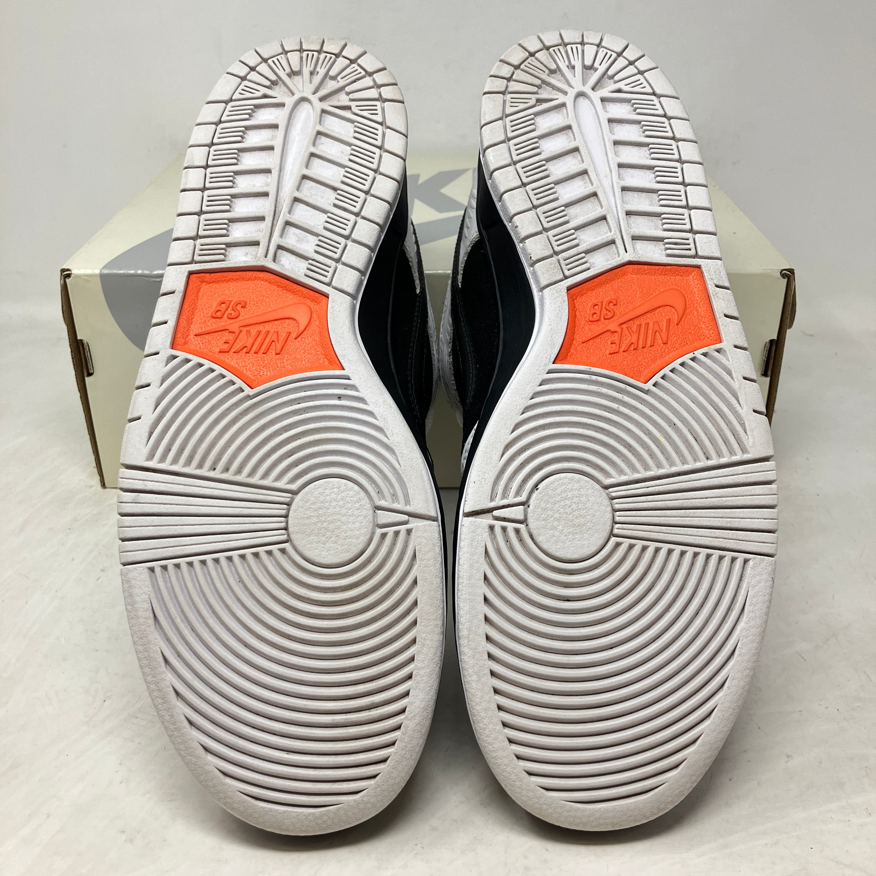 Nike SB Dunk Low TIGHTBOOTH