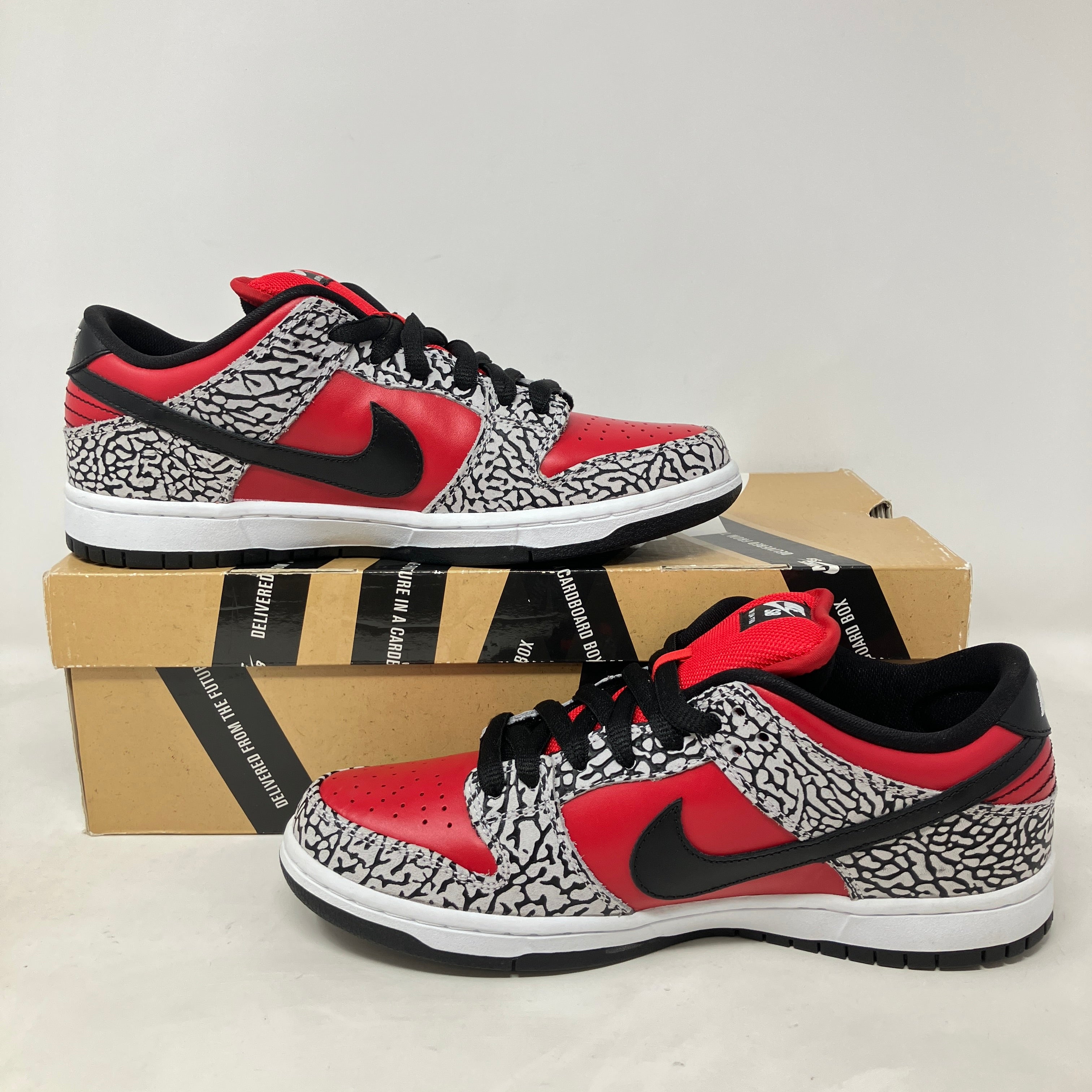 Nike SB Dunk Low Supreme Red Cement (2012)