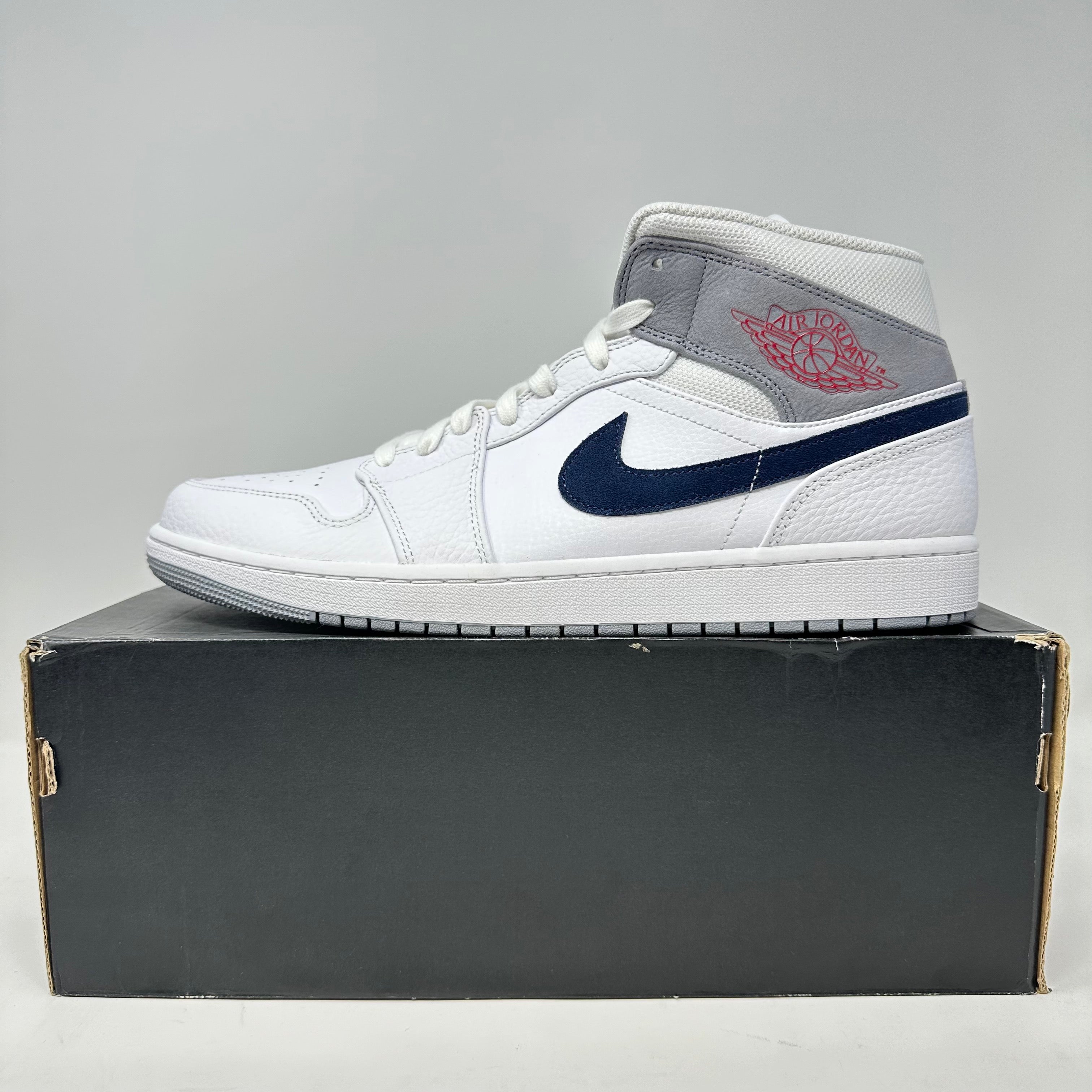 Jordan 1 Mid Paris White