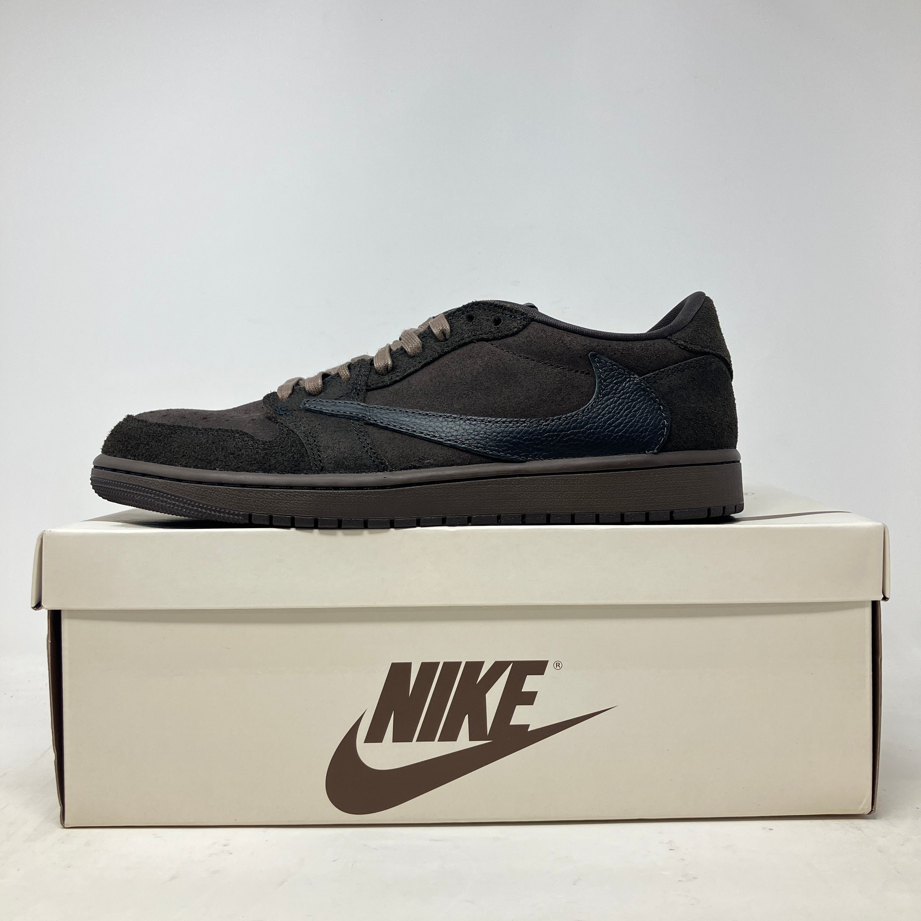Jordan 1 Retro Low OG SP Travis Scott Velvet Brown