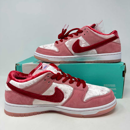 Nike SB Dunk Low StrangeLove Skateboards (Regular Box)