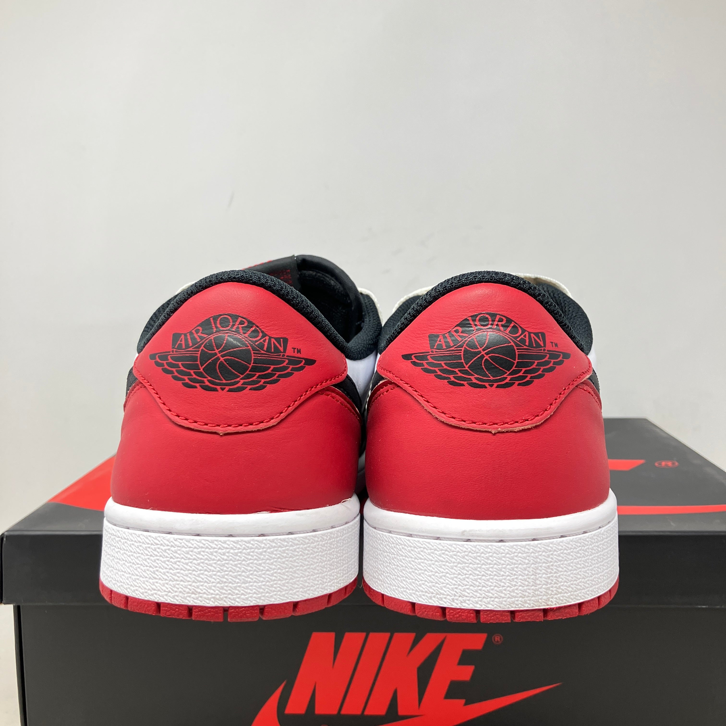 Jordan 1 Retro Low OG Black Toe (2023)