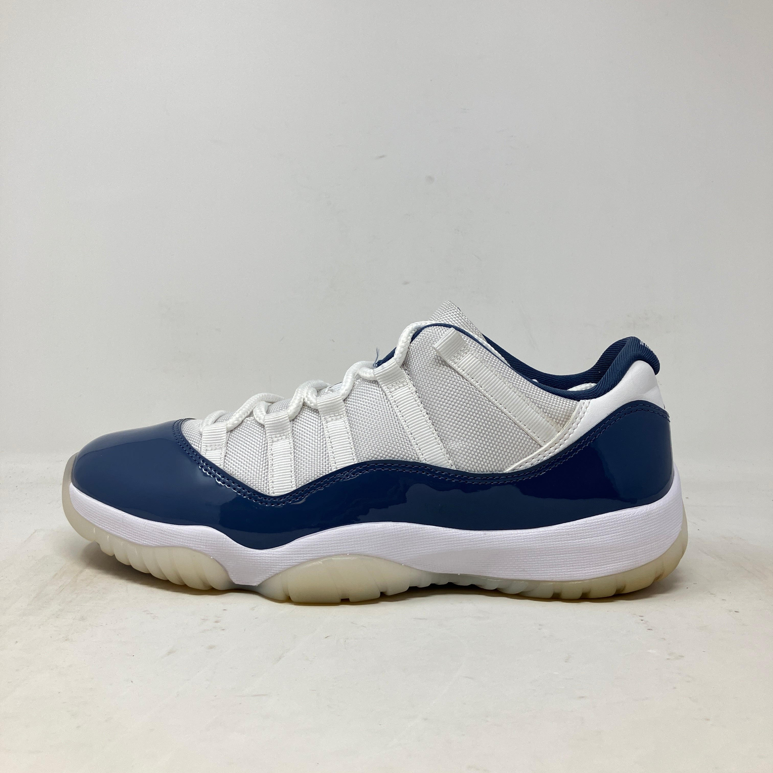Jordan 11 Retro Low Diffused Blue