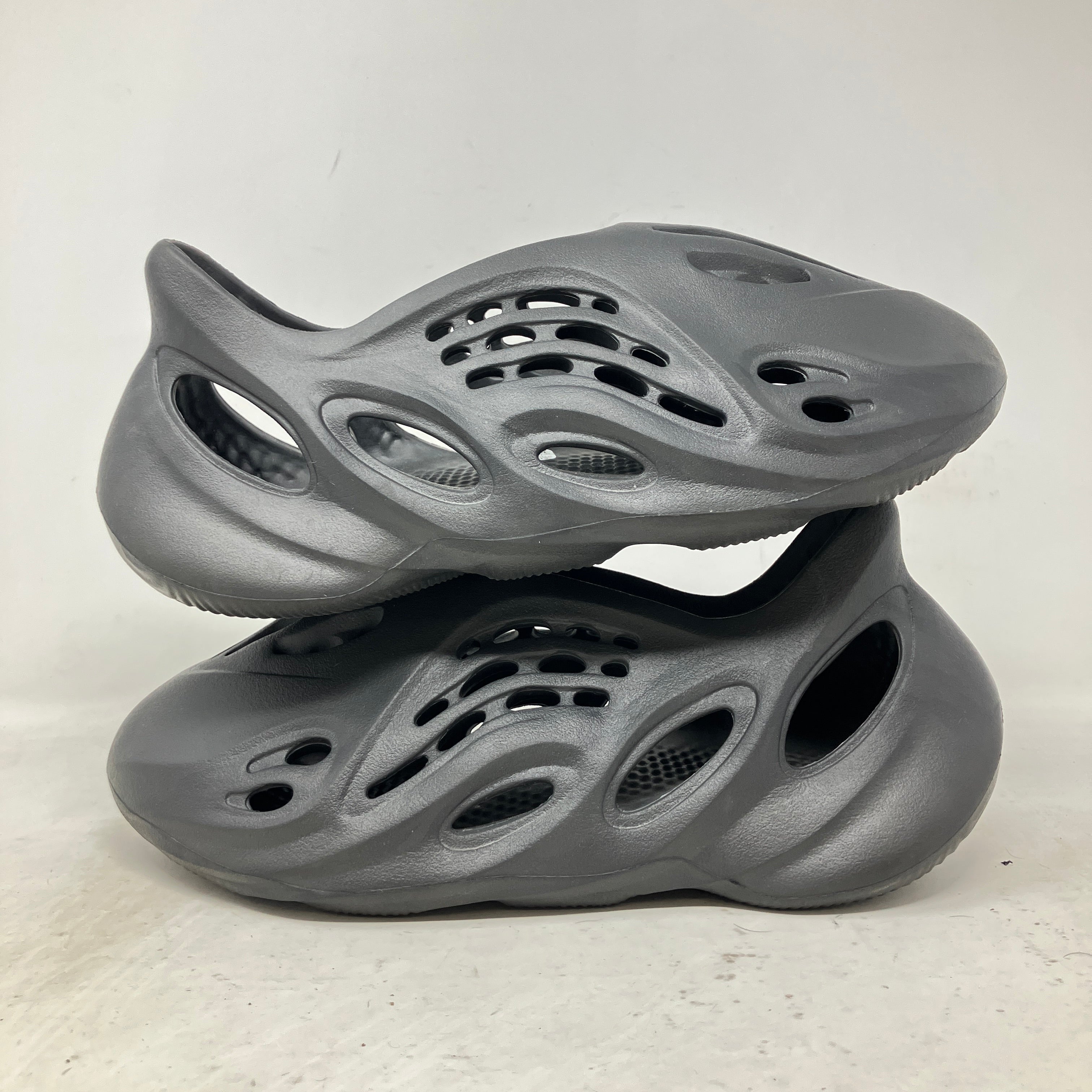 adidas Yeezy Foam RNR Onyx