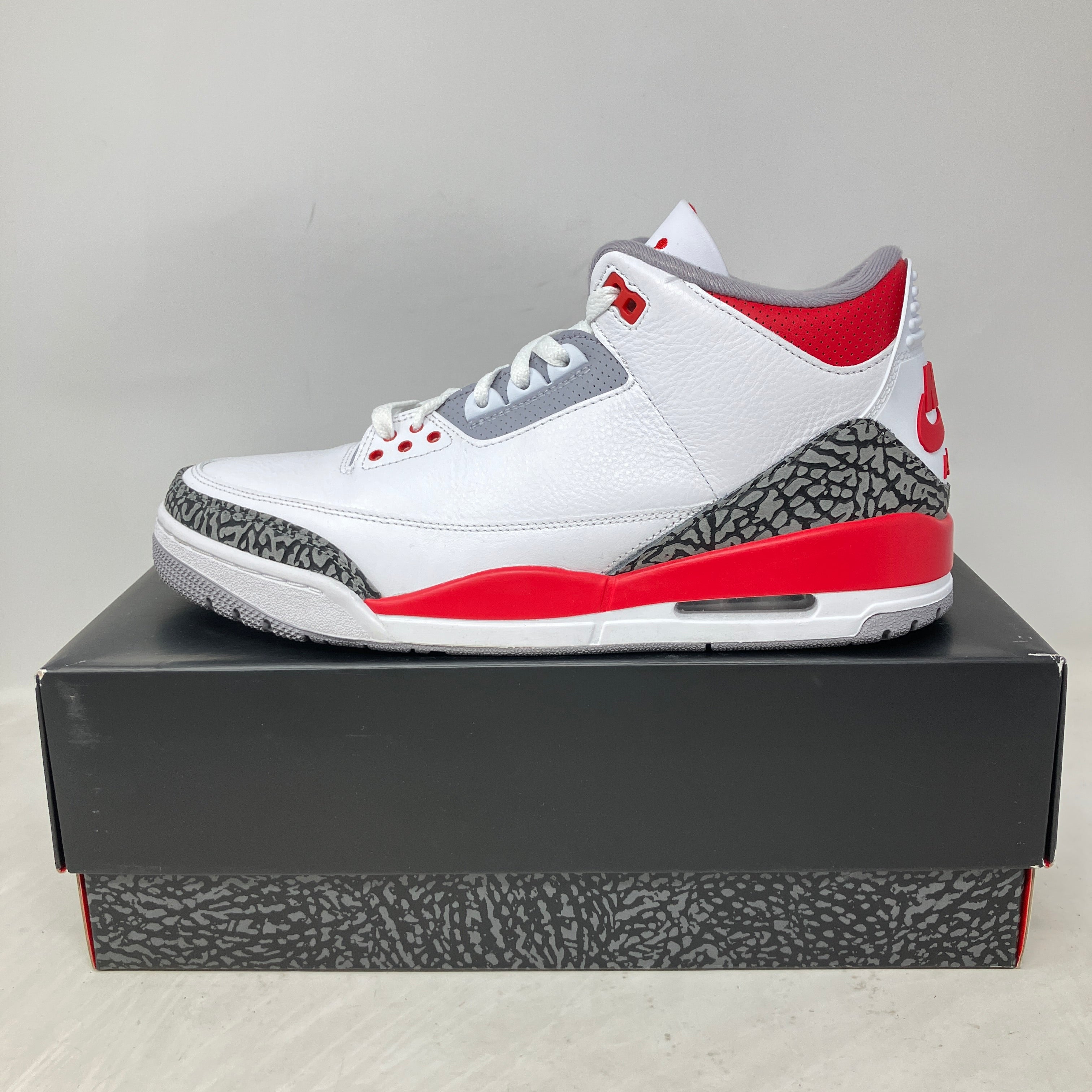 Jordan 3 Retro Fire Red (2022)
