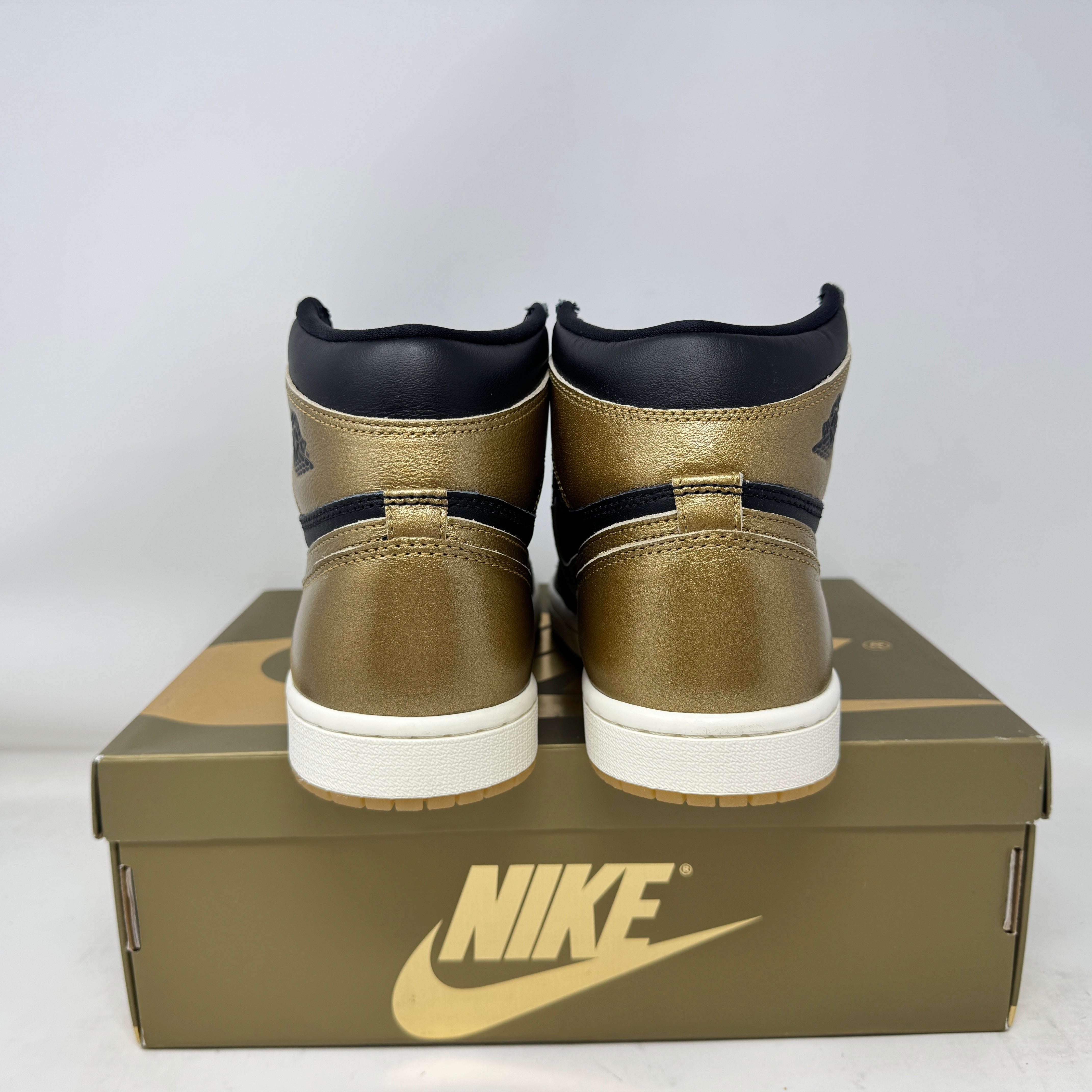Jordan 1 Retro High OG Black Metallic Gold