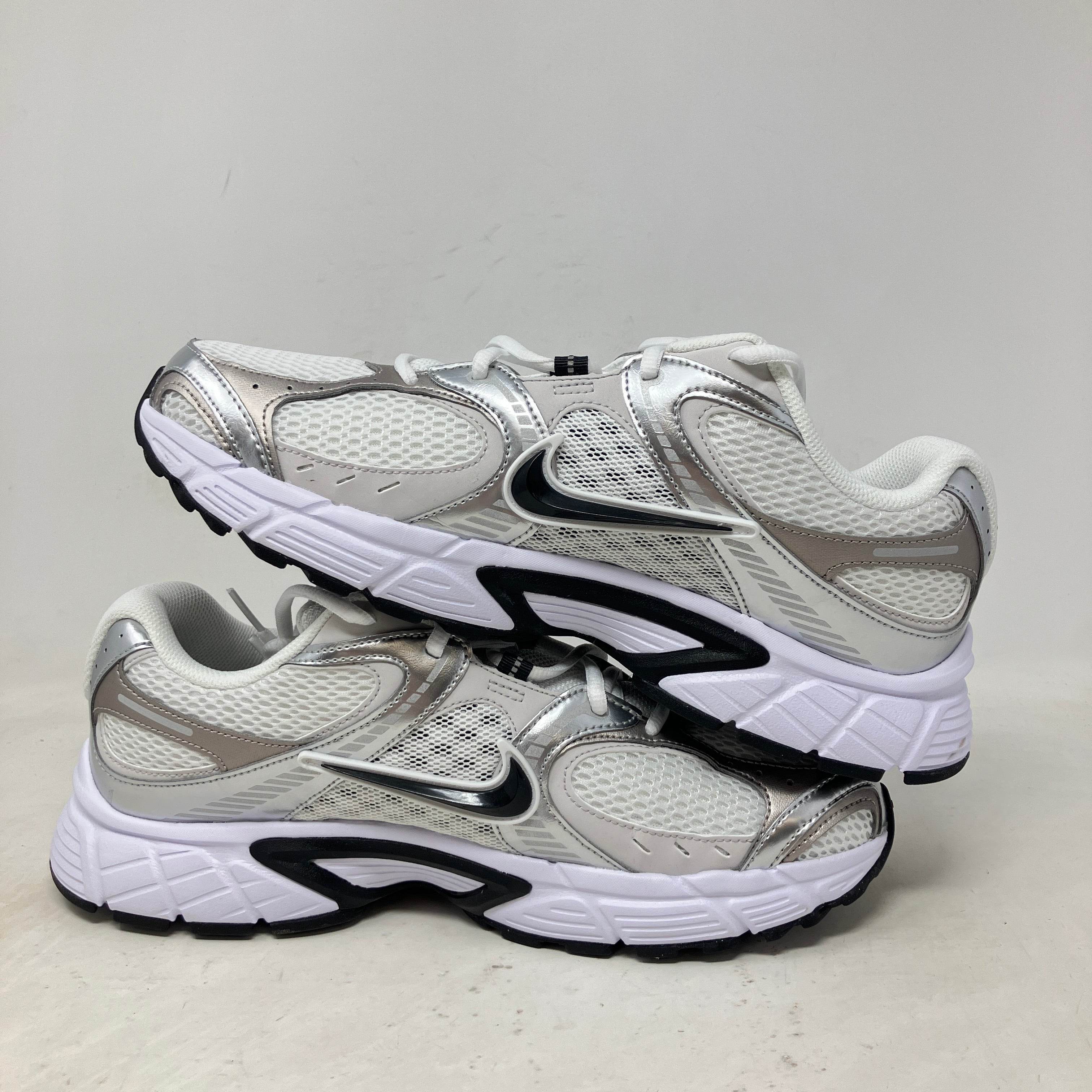 Nike V5 RNR White Vast Grey College Grey Black