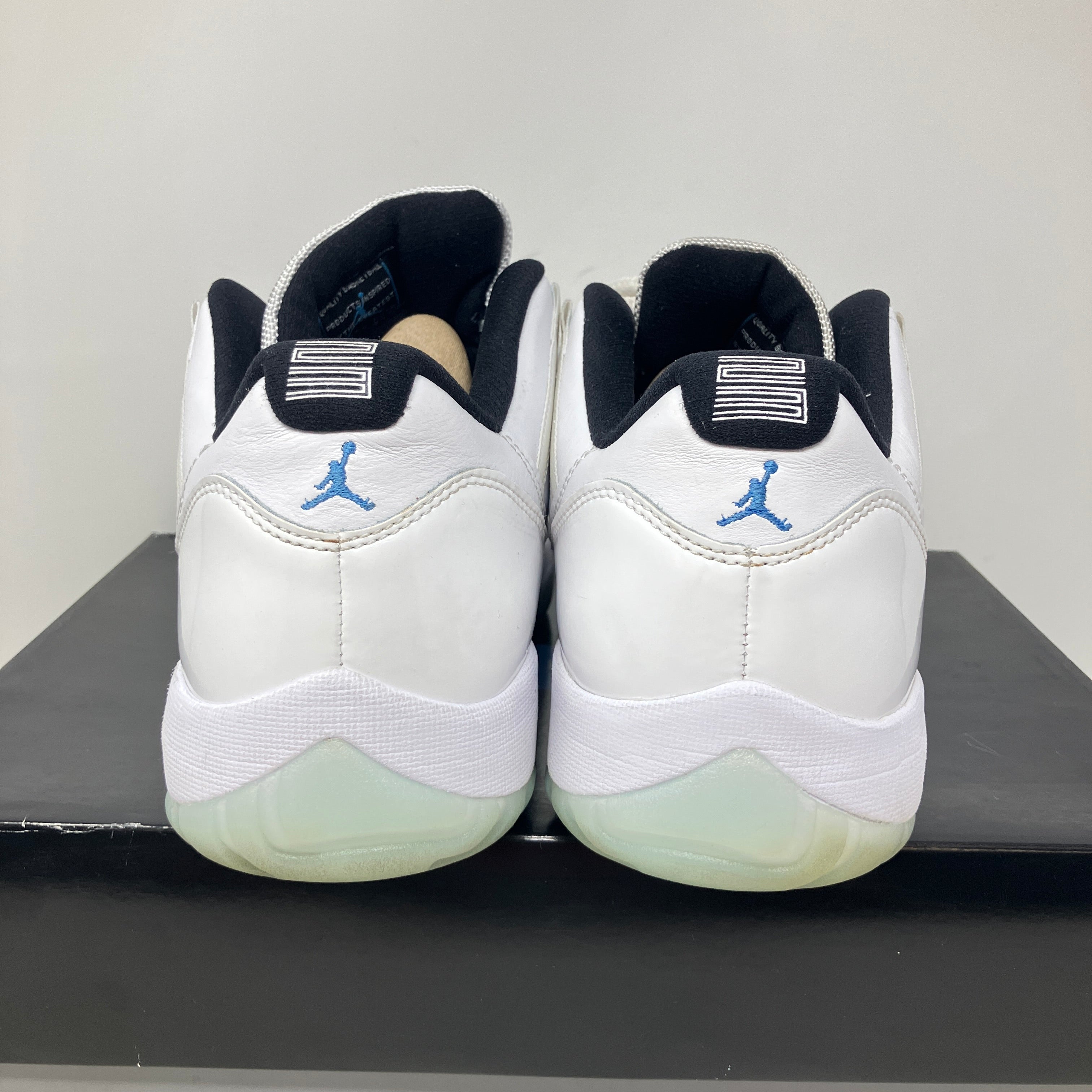 Jordan 11 Retro Low Legend Blue