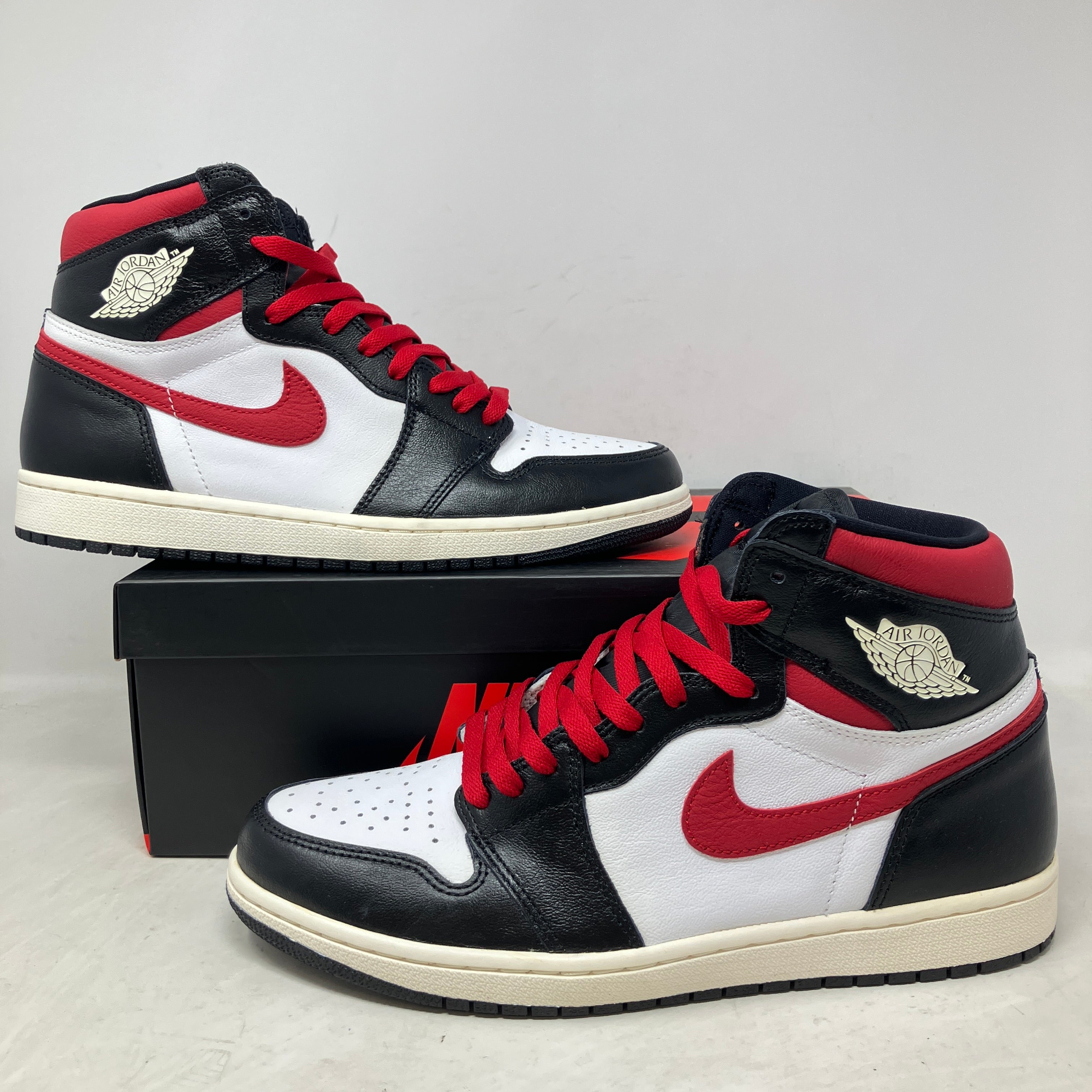 Jordan 1 Retro High Black Gym Red