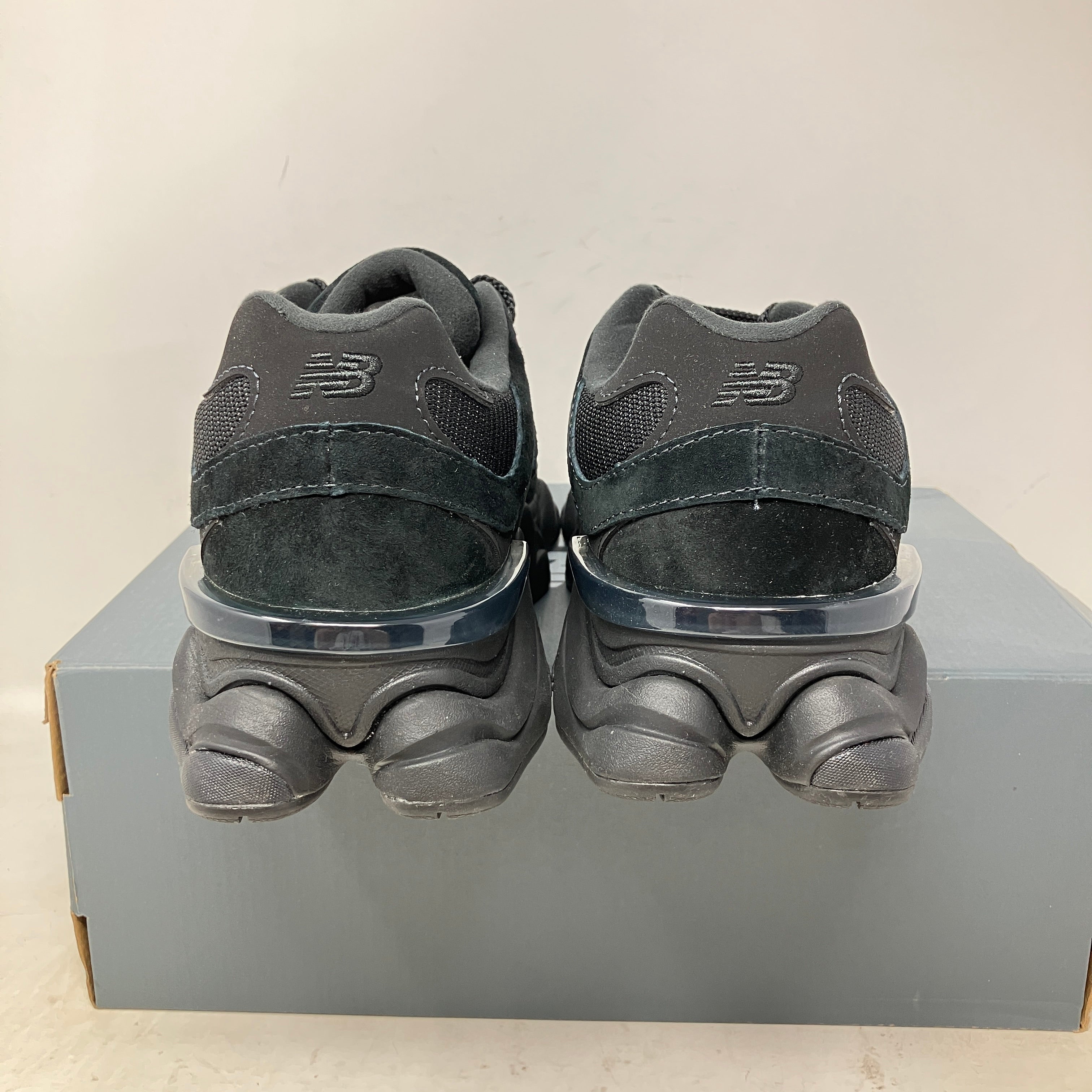 New Balance 9060 Triple Black