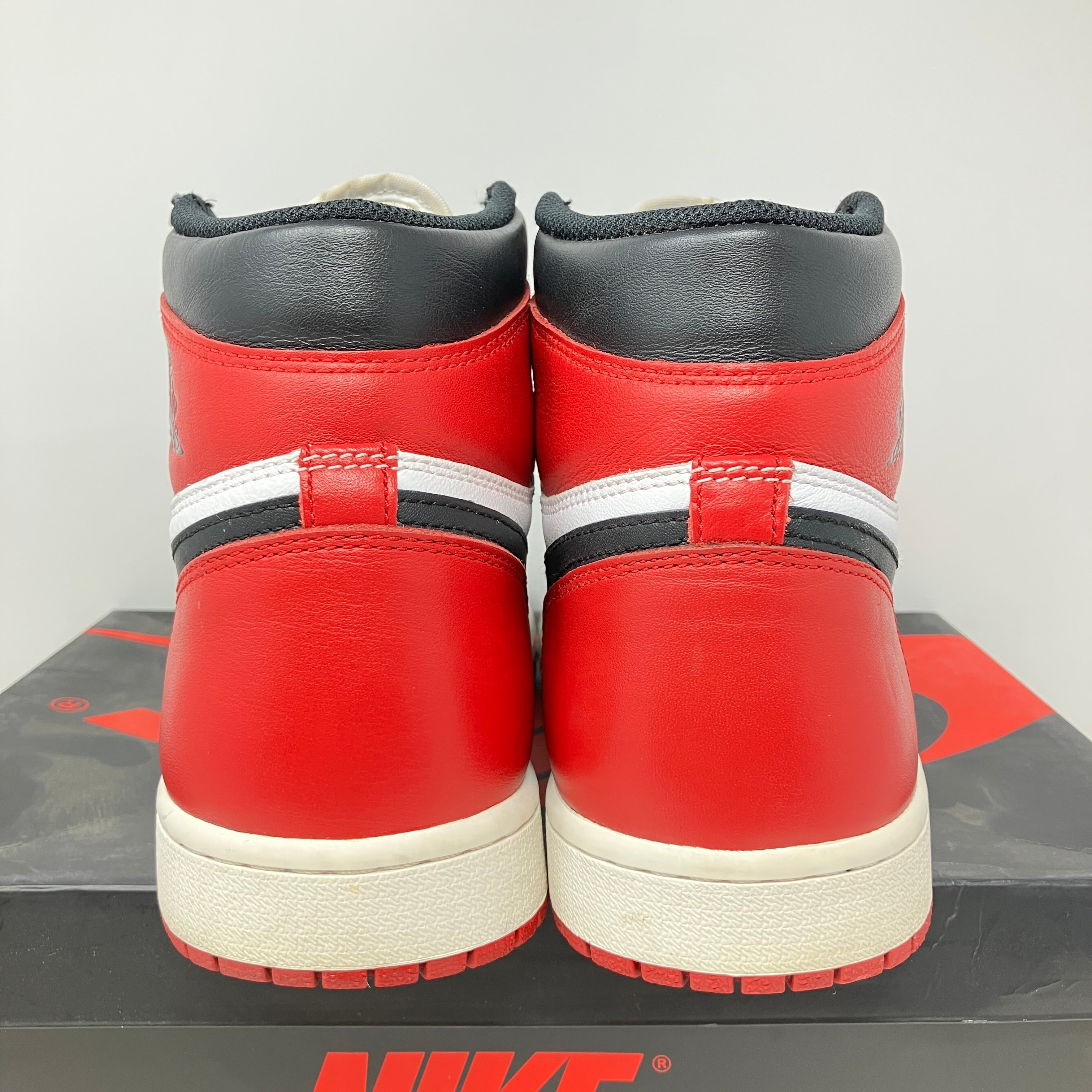Jordan 1 Retro Black Toe (2016)