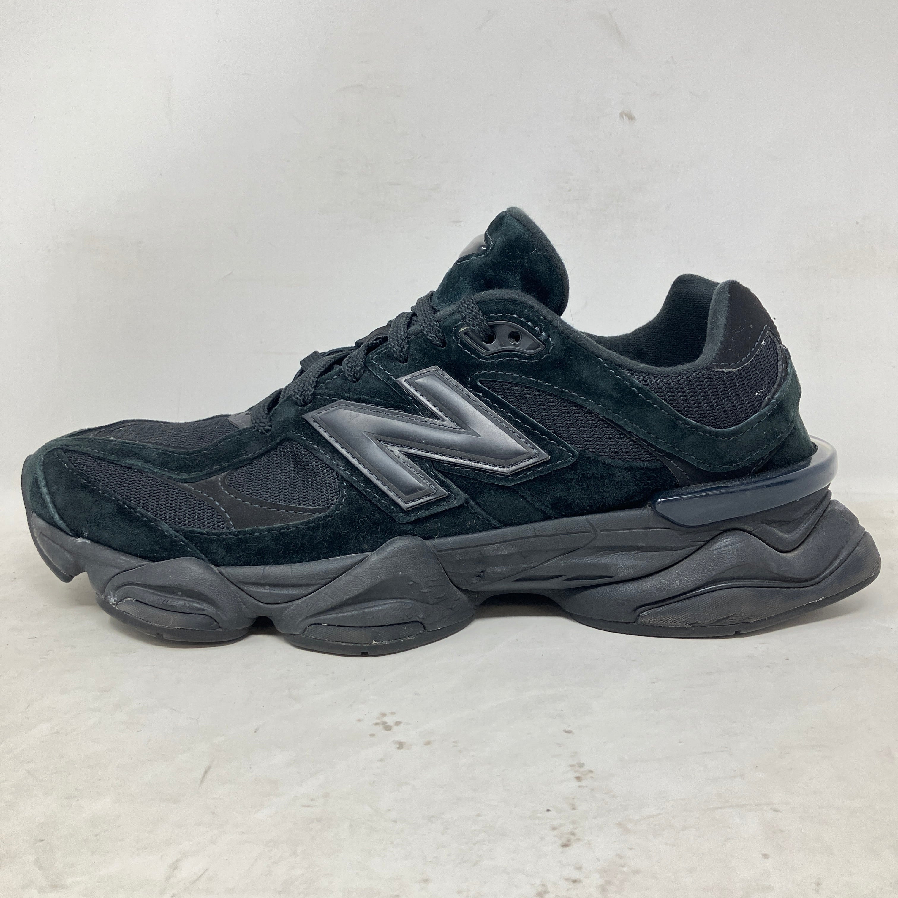 New Balance 9060 Triple Black