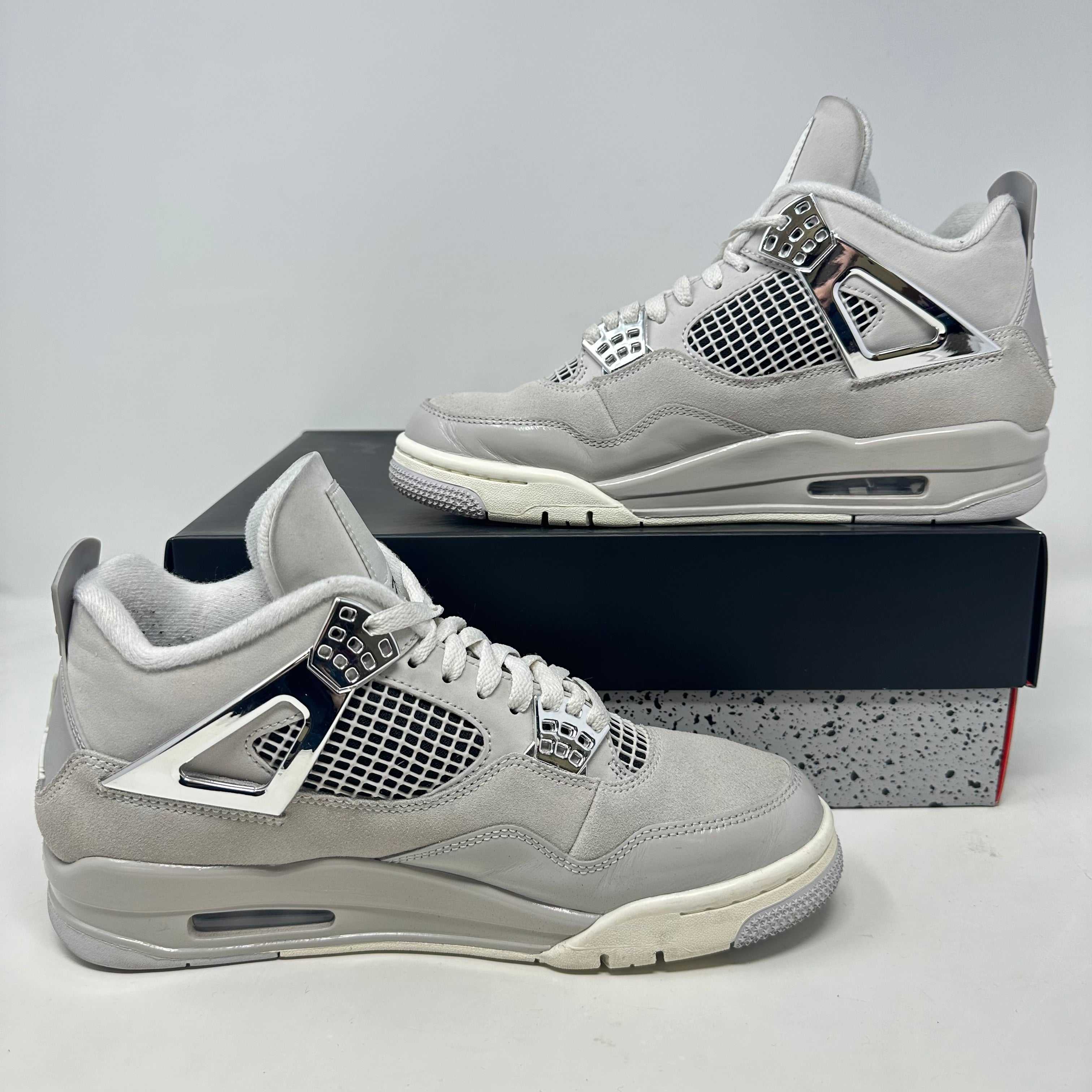 Jordan 4 Retro Frozen Moments