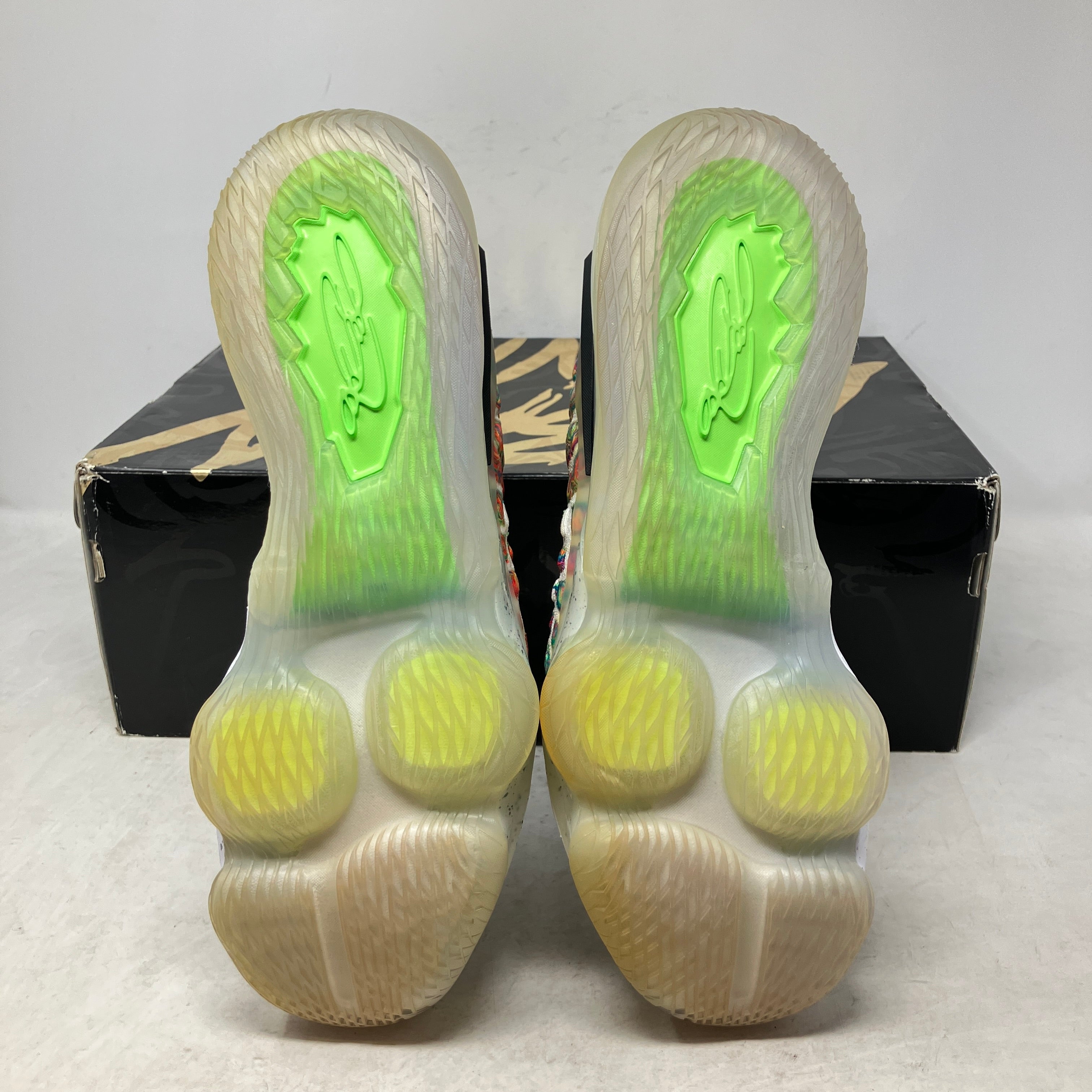 Nike LeBron 17 Air Command Force