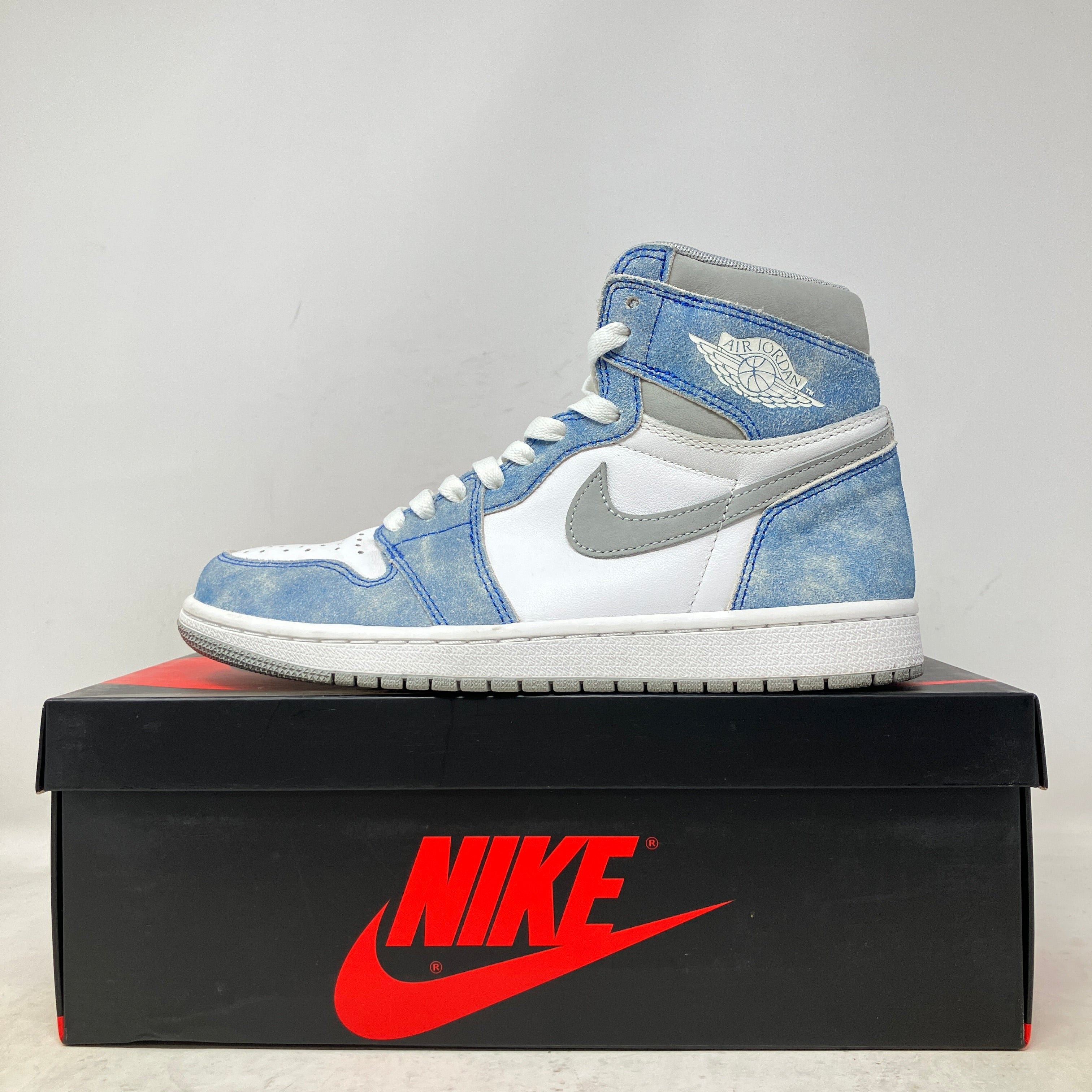 Jordan 1 Retro High Hyper Royal Smoke Grey
