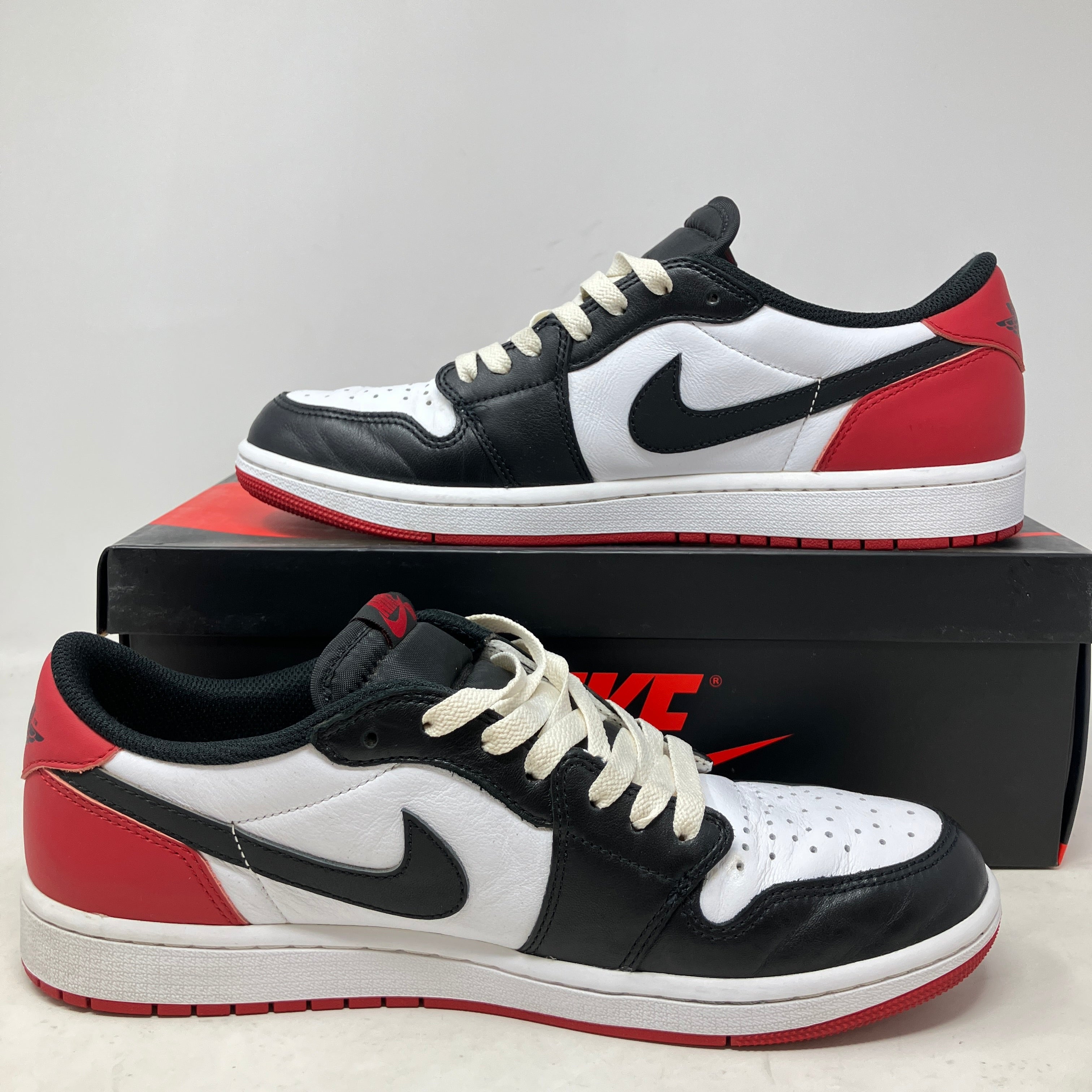 Jordan 1 Retro Low OG Black Toe (2023)