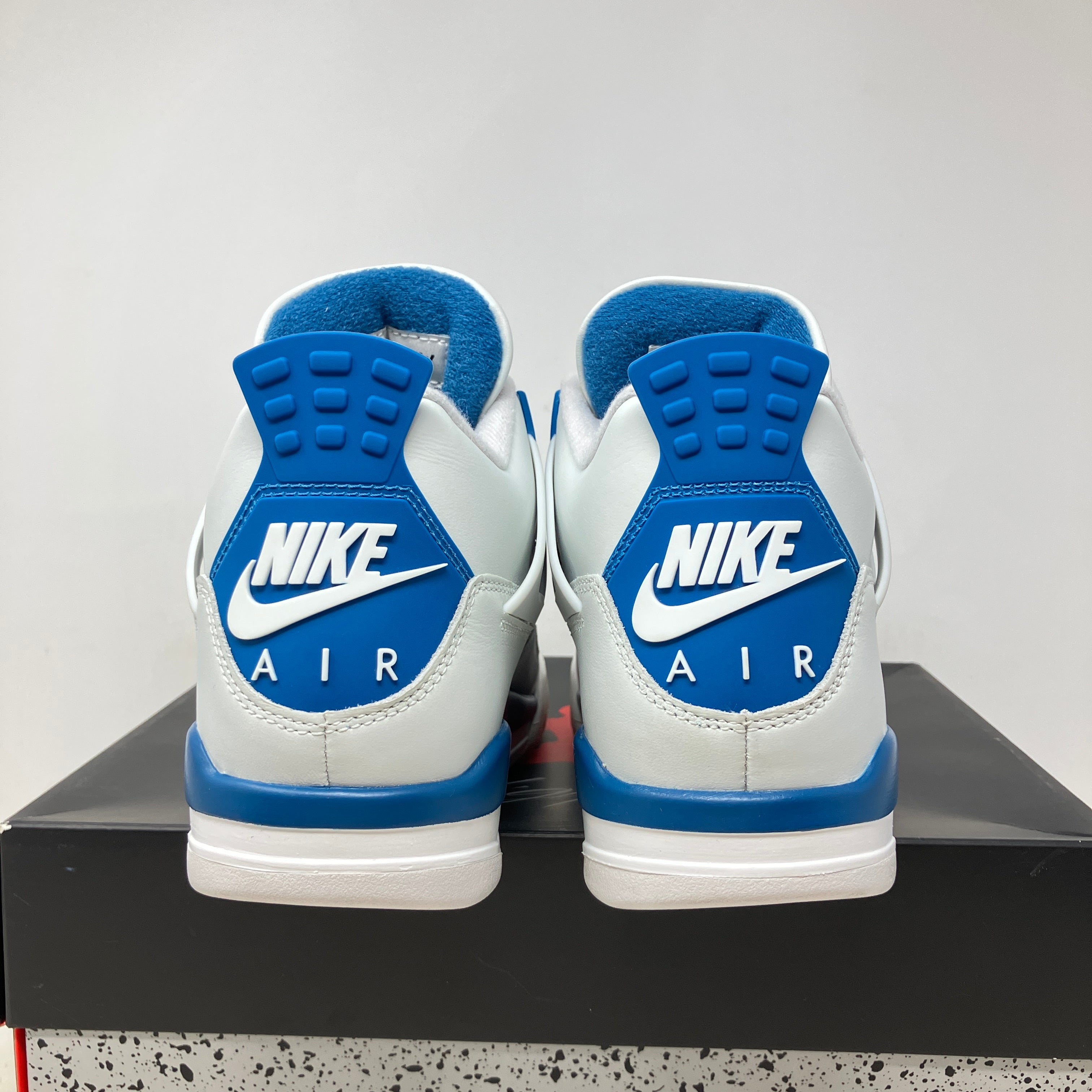 Jordan 4 Retro Military Blue (2024)