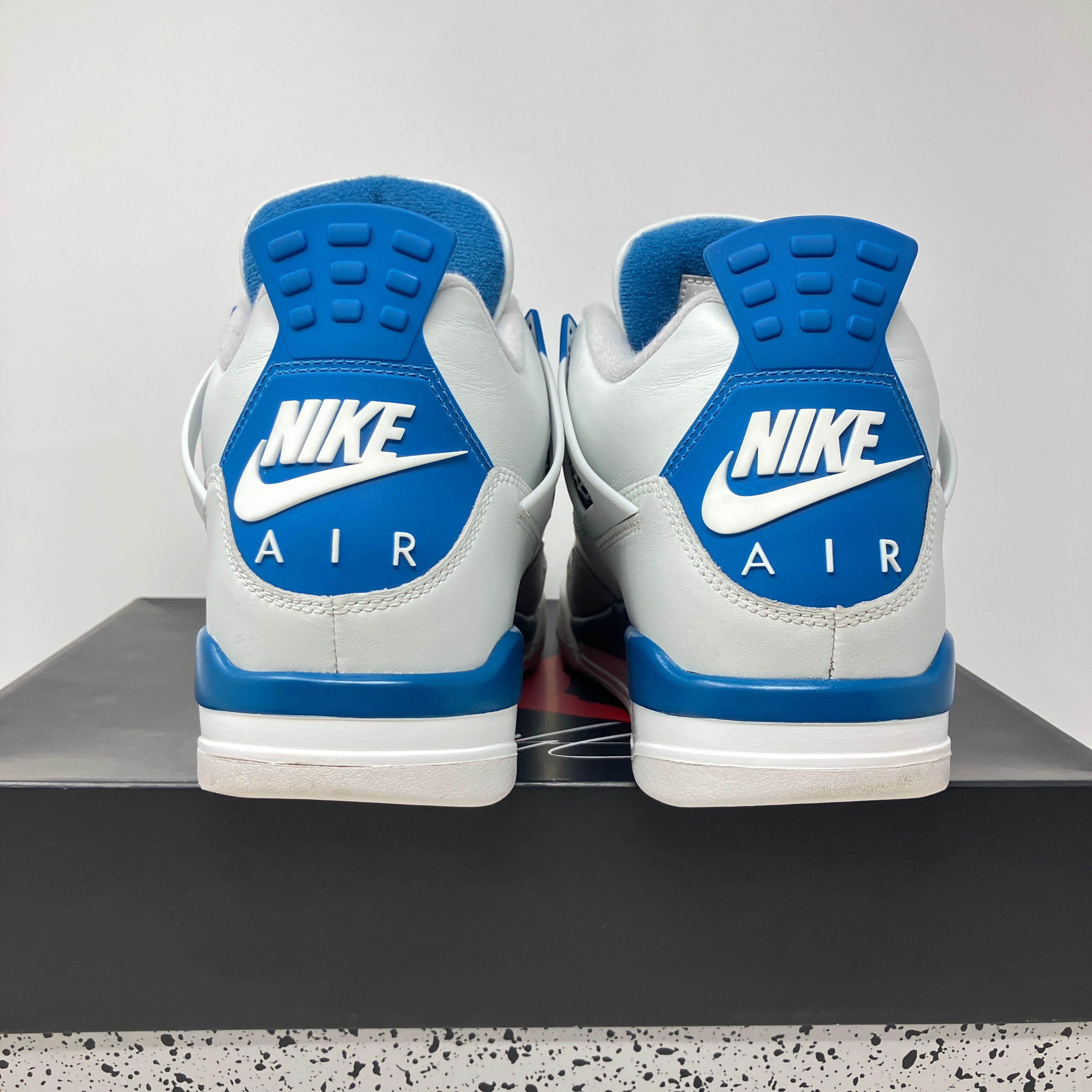Jordan 4 Retro Military Blue (2024)