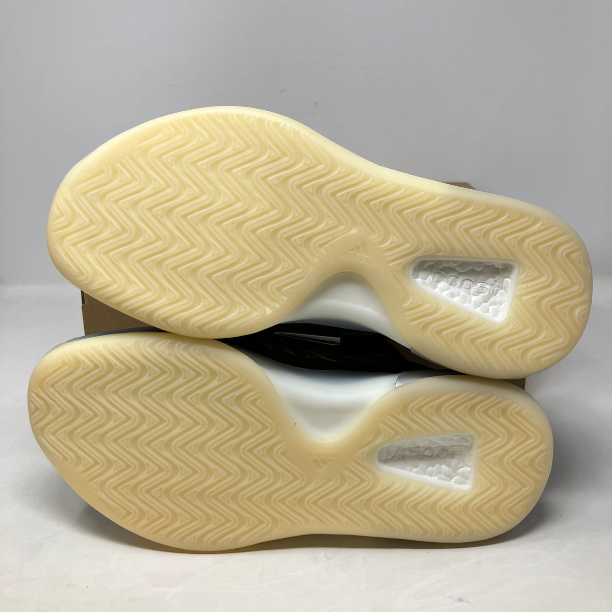 adidas Yeezy QNTM Barium