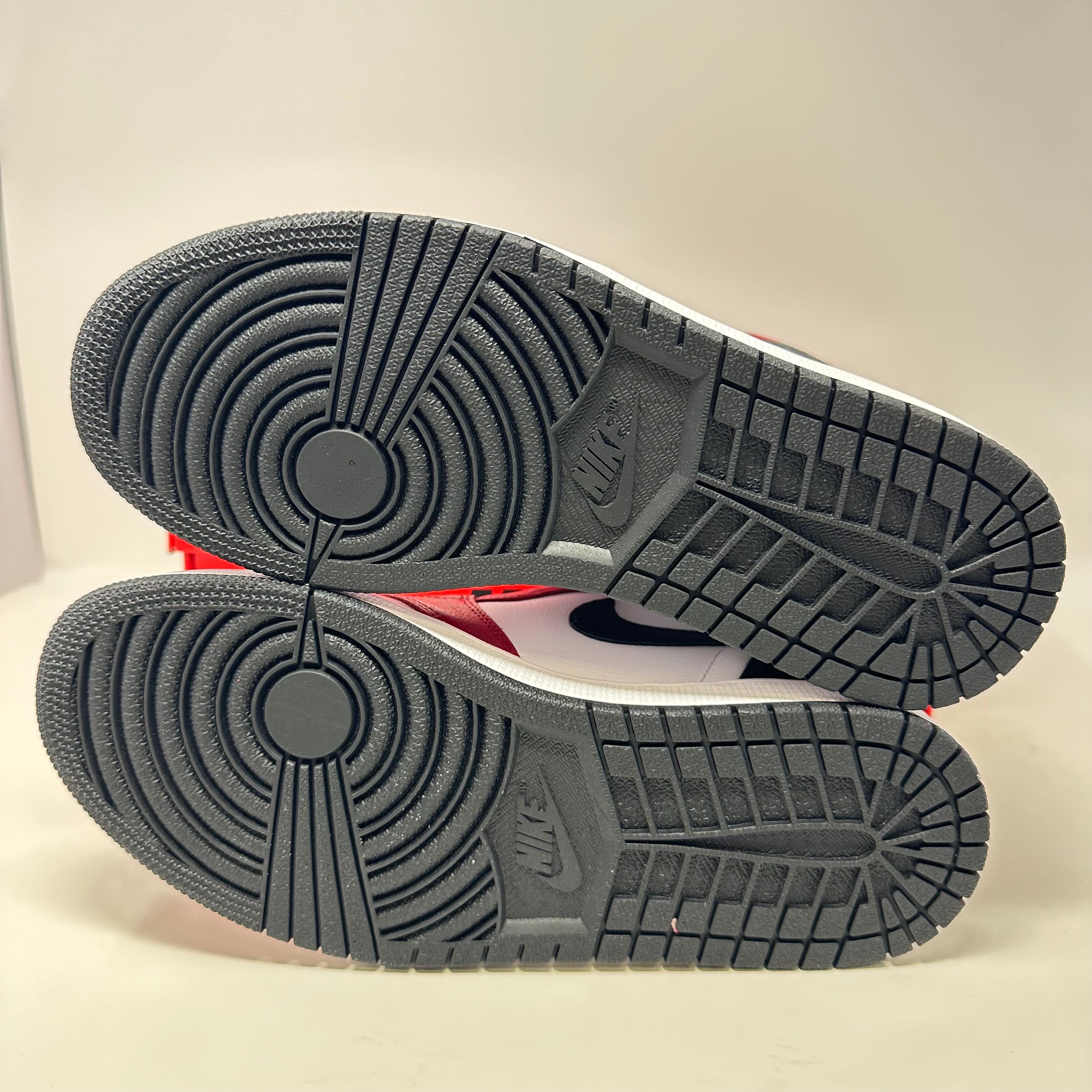 Jordan 1 Retro High Satin Snake Chicago