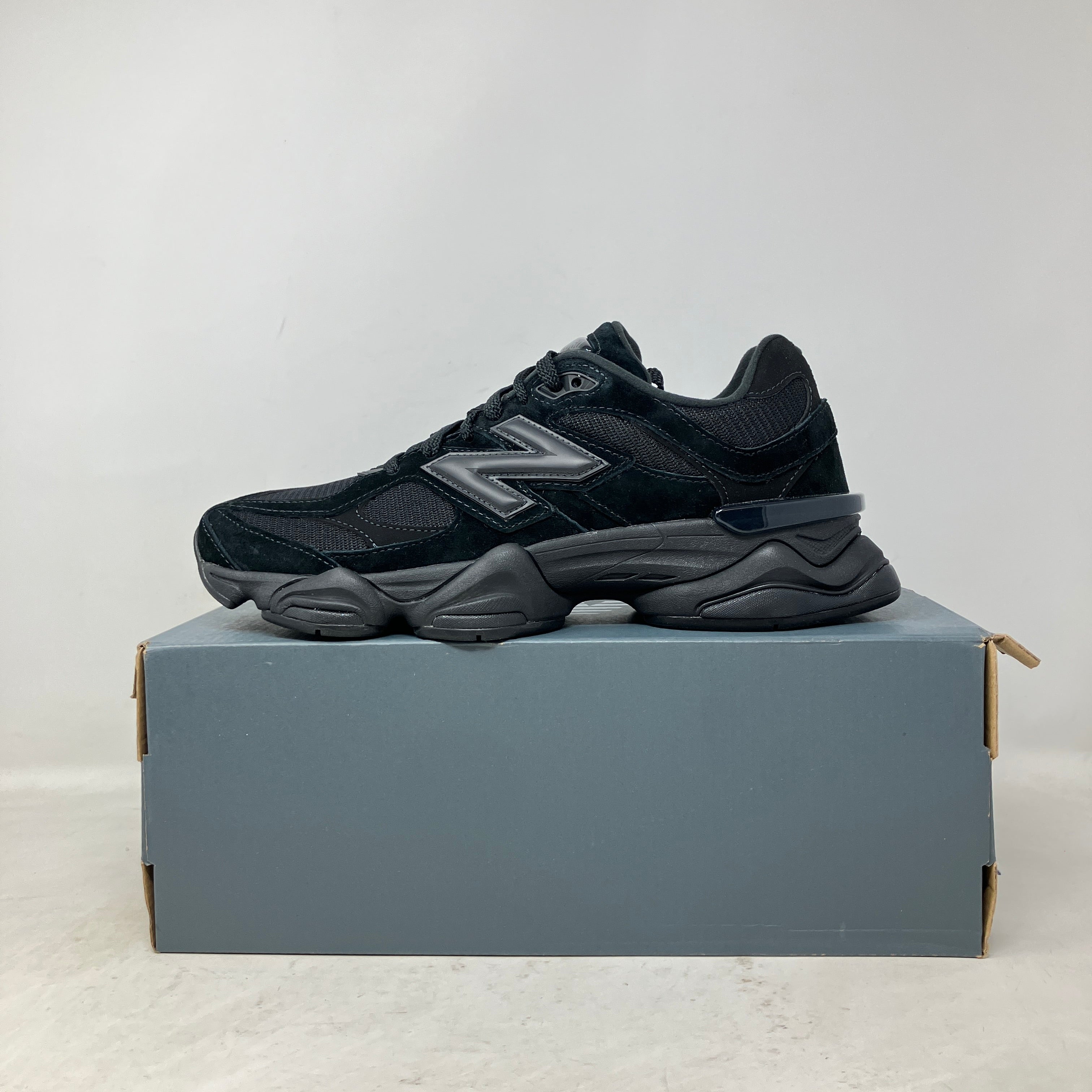 New Balance 9060 Triple Black