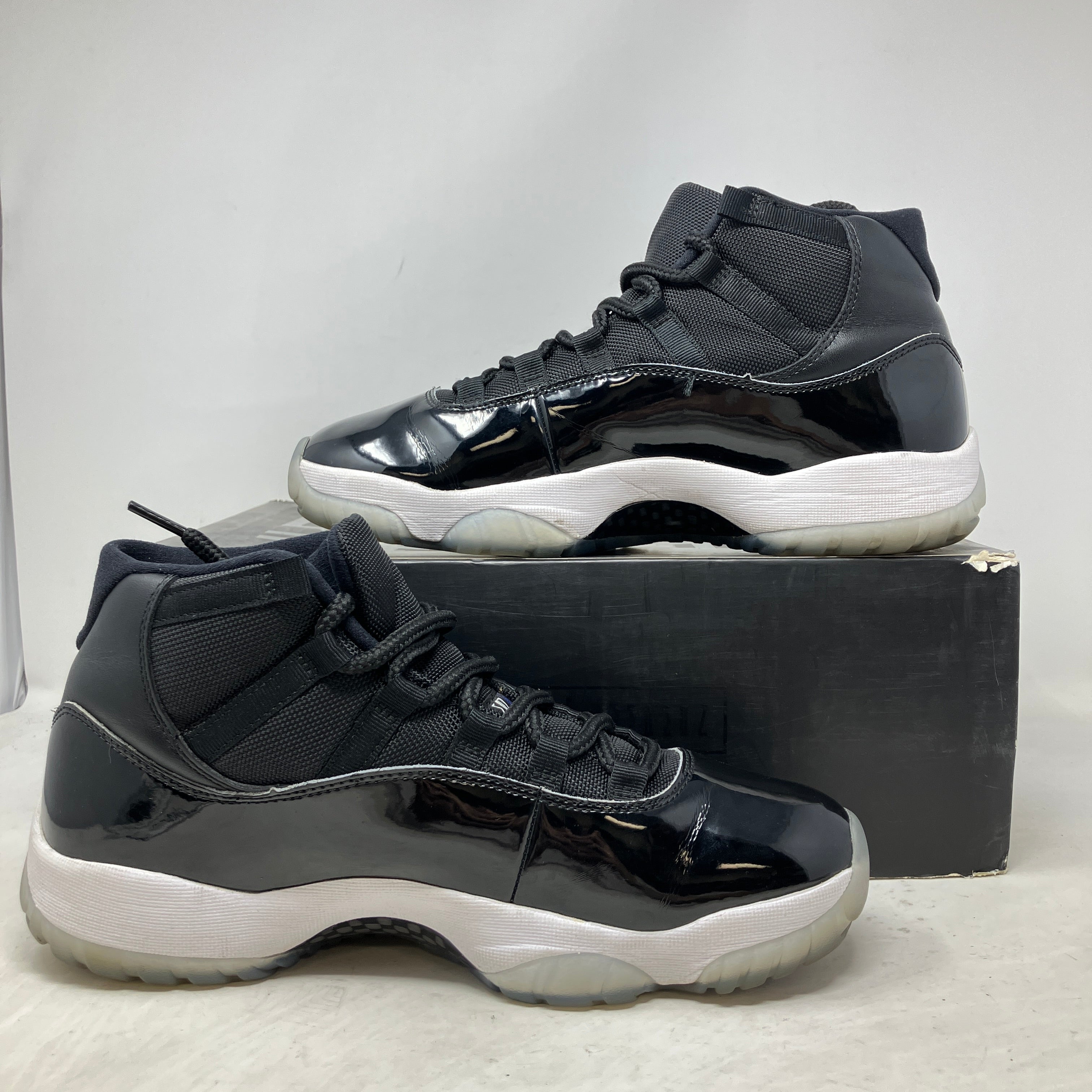 Jordan 11 Retro Space Jam (2016)