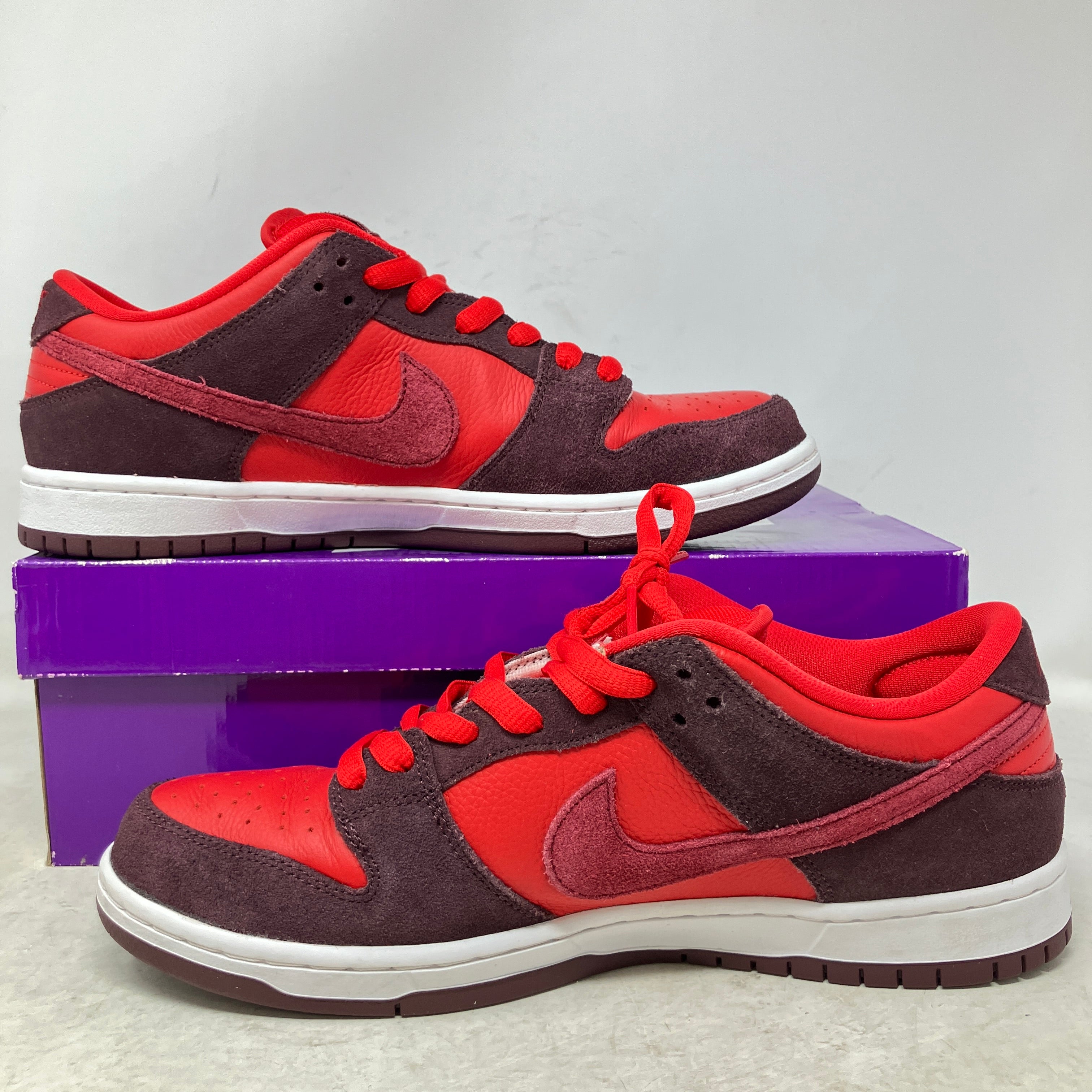 Nike SB Dunk Low Cherry