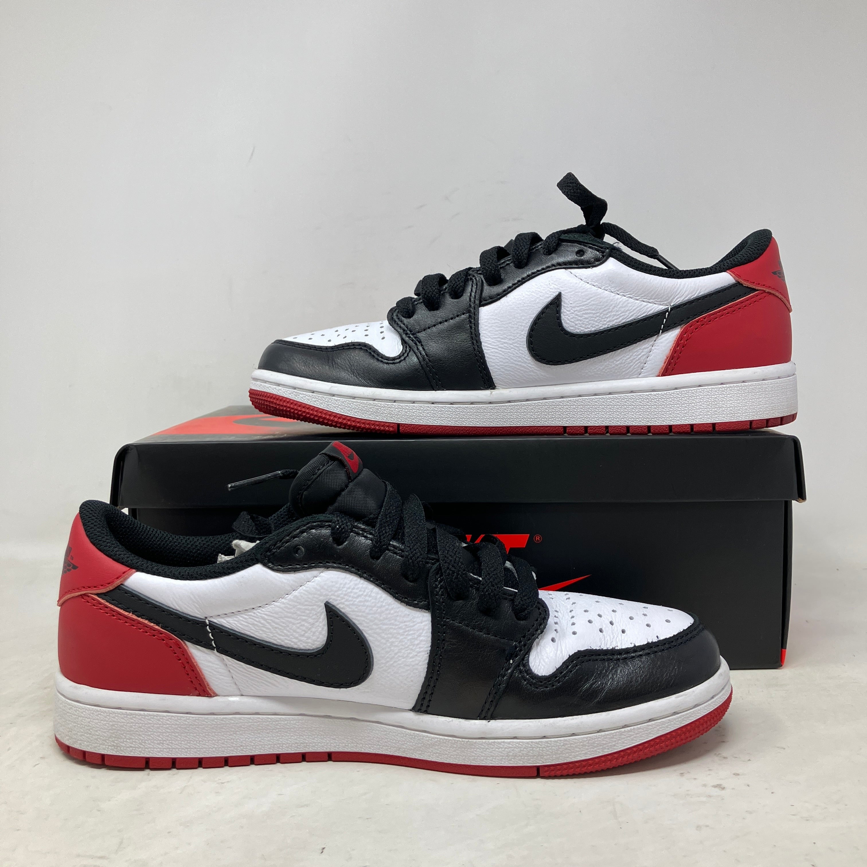 Jordan 1 Retro Low OG Black Toe (2023)