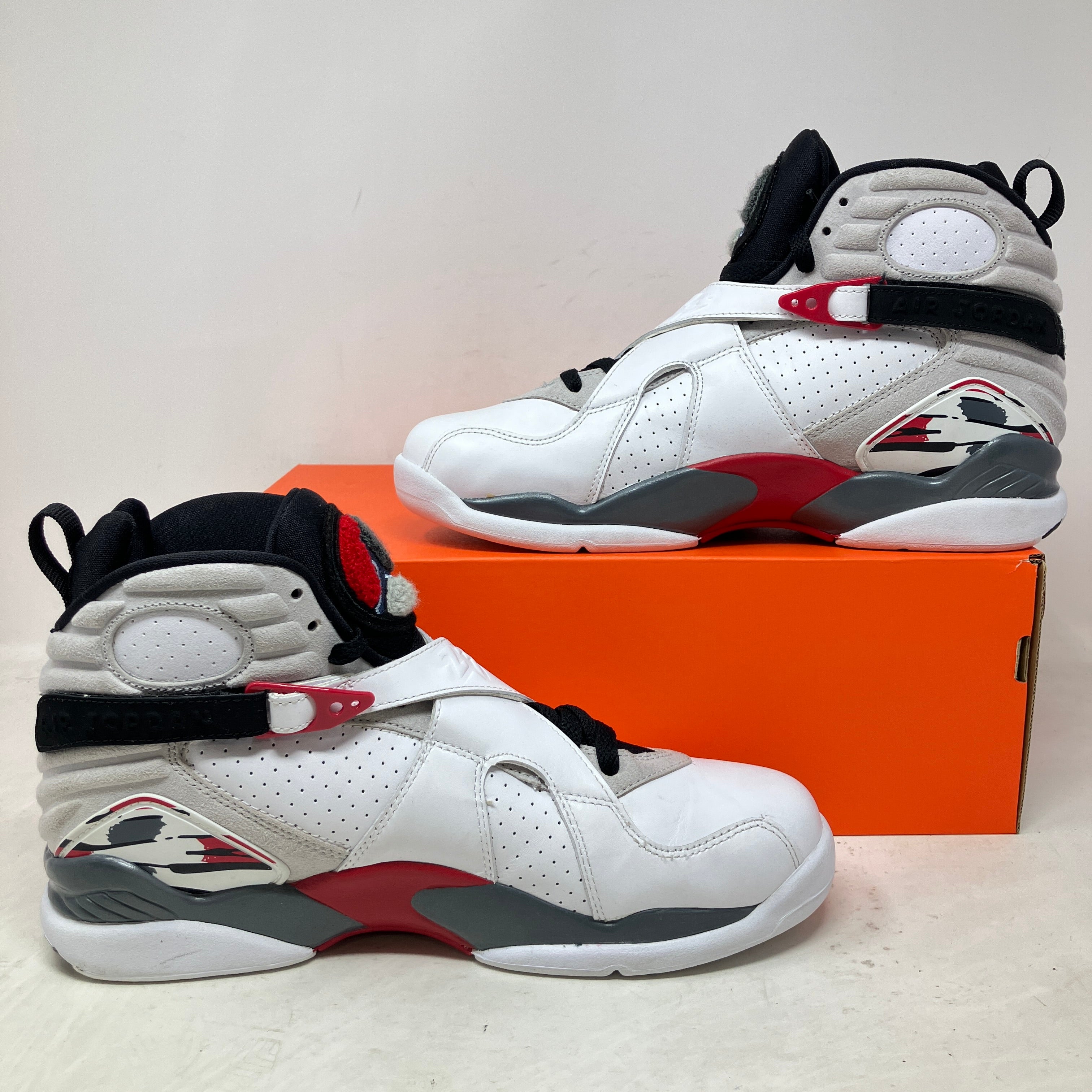Jordan 8 Retro Bugs Bunny (2013)