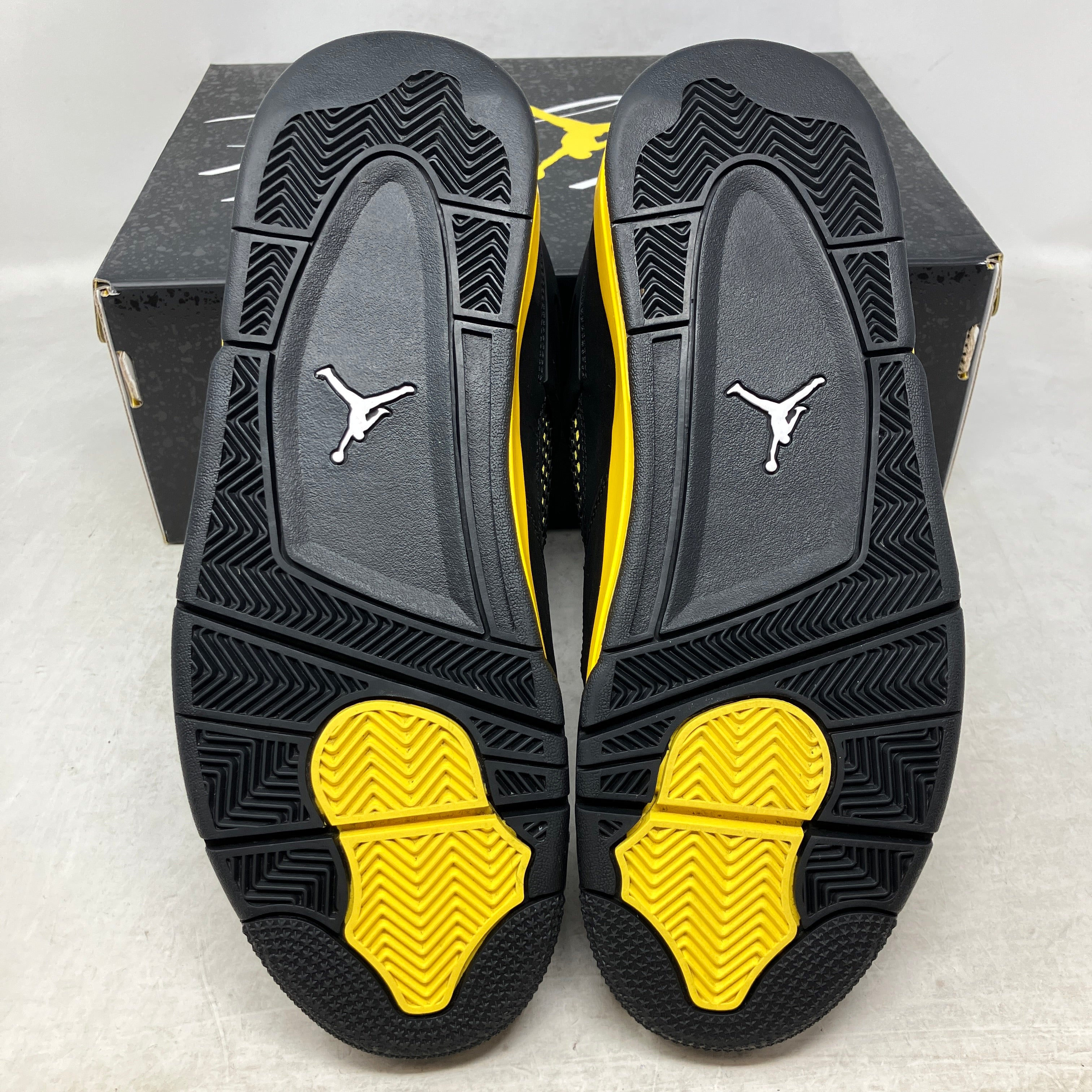 Jordan 4 Retro Thunder (2023)
