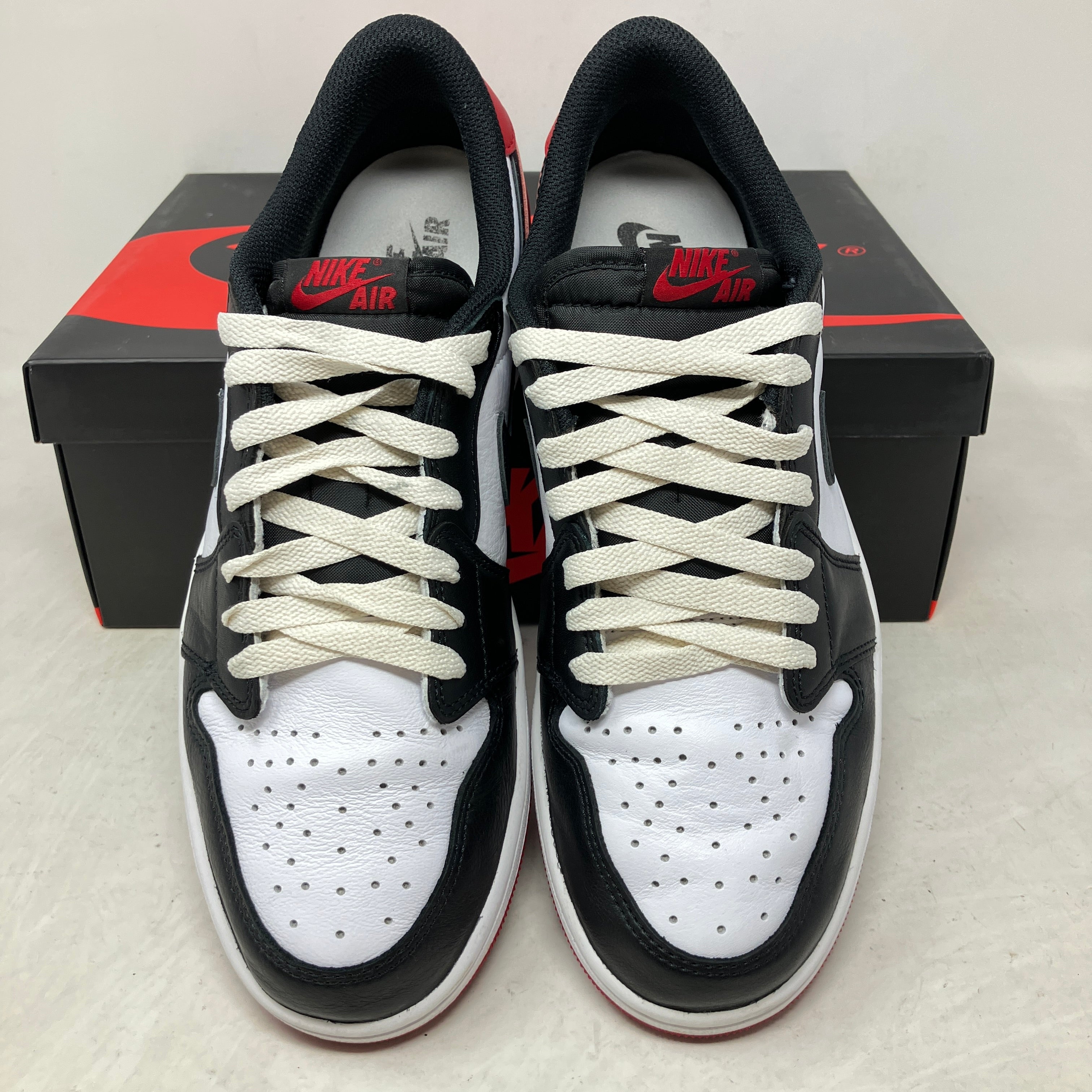 Jordan 1 Retro Low OG Black Toe (2023)