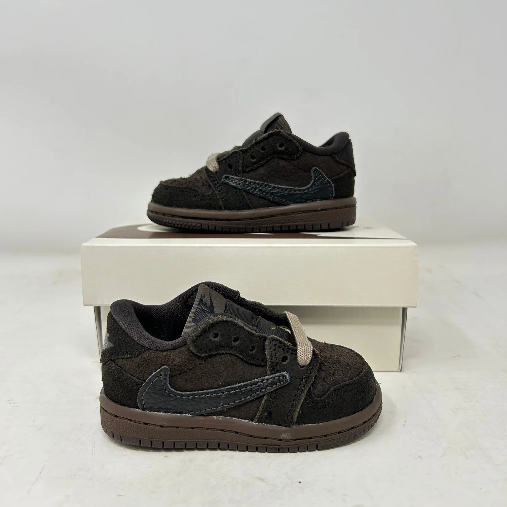 Jordan 1 Retro Low OG SP Travis Scott Velvet Brown (TD)