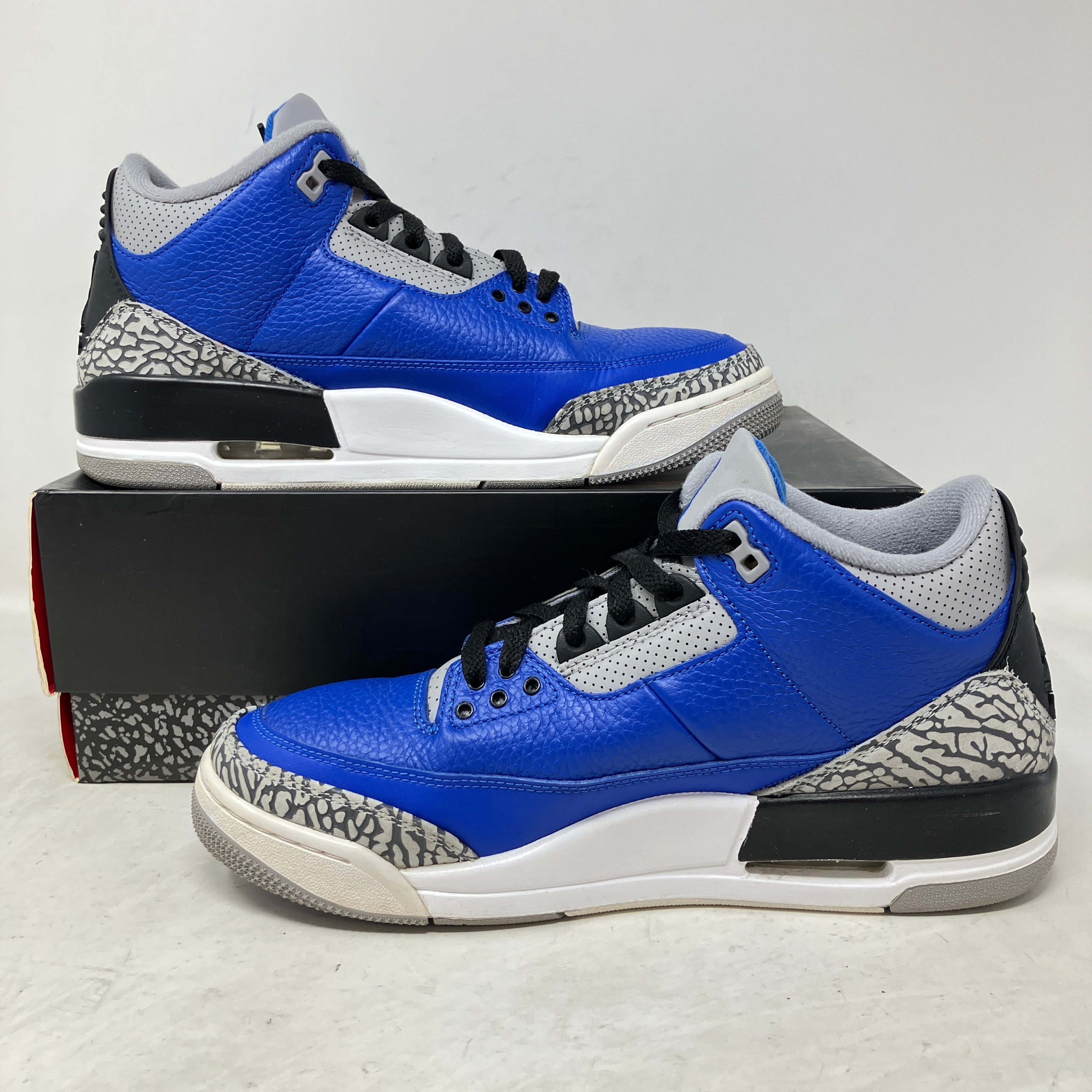 Jordan 3 Retro Varsity Royal Cement
