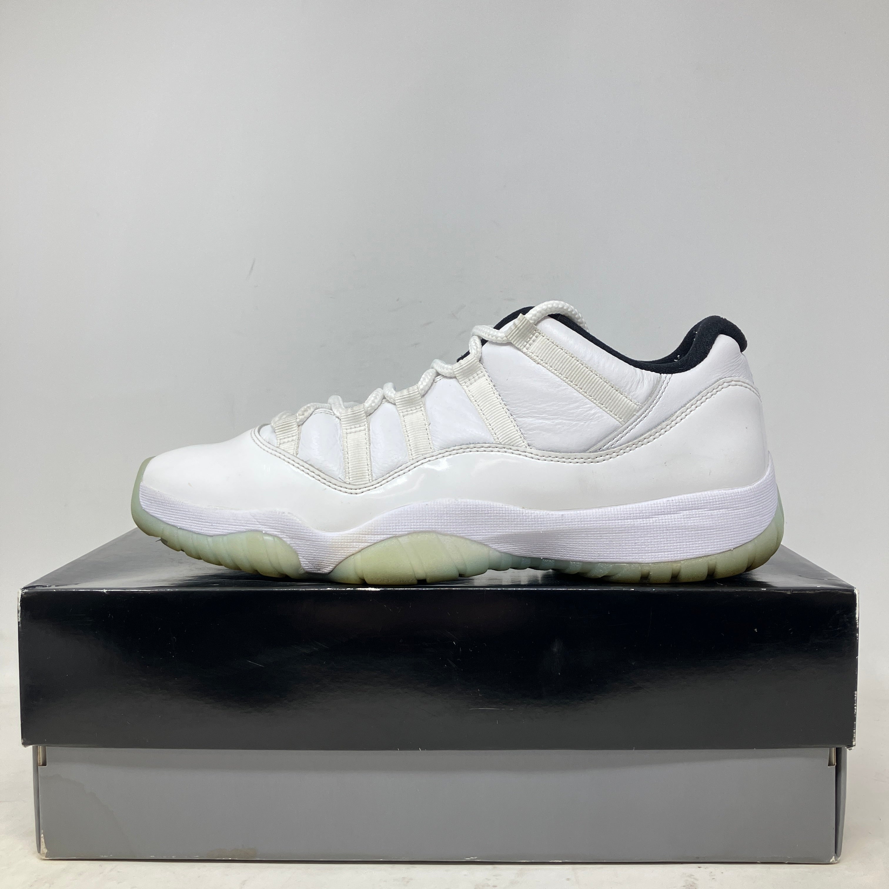 Jordan 11 Retro Low Legend Blue
