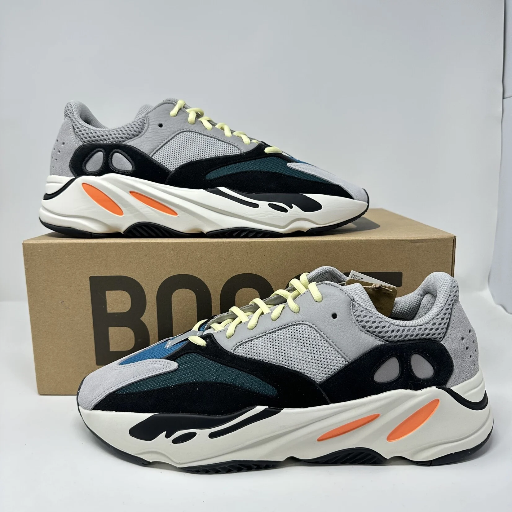 adidas Yeezy Boost 700 Wave Runner (2017/2023)