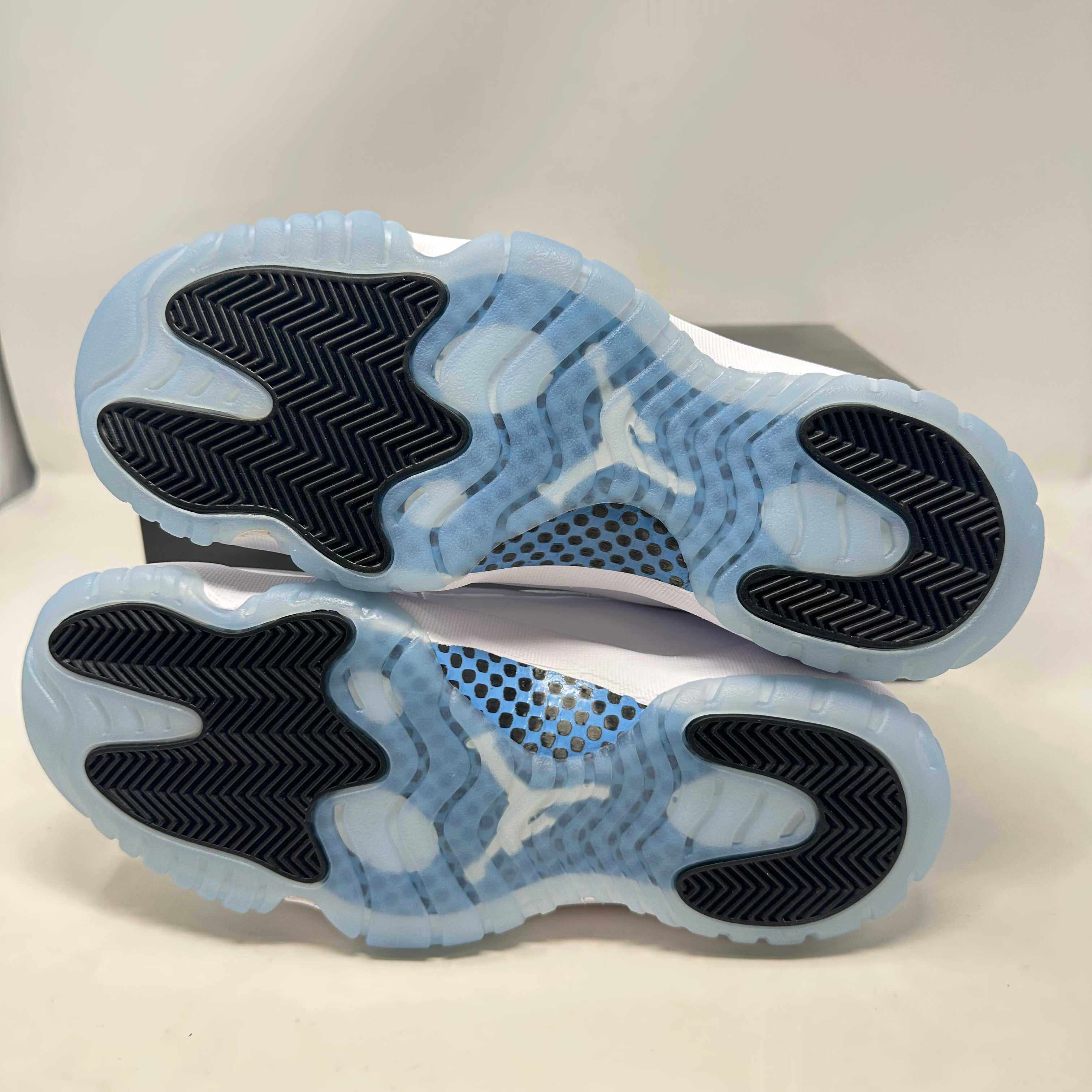 Jordan 11 Retro Legend Blue (2024)