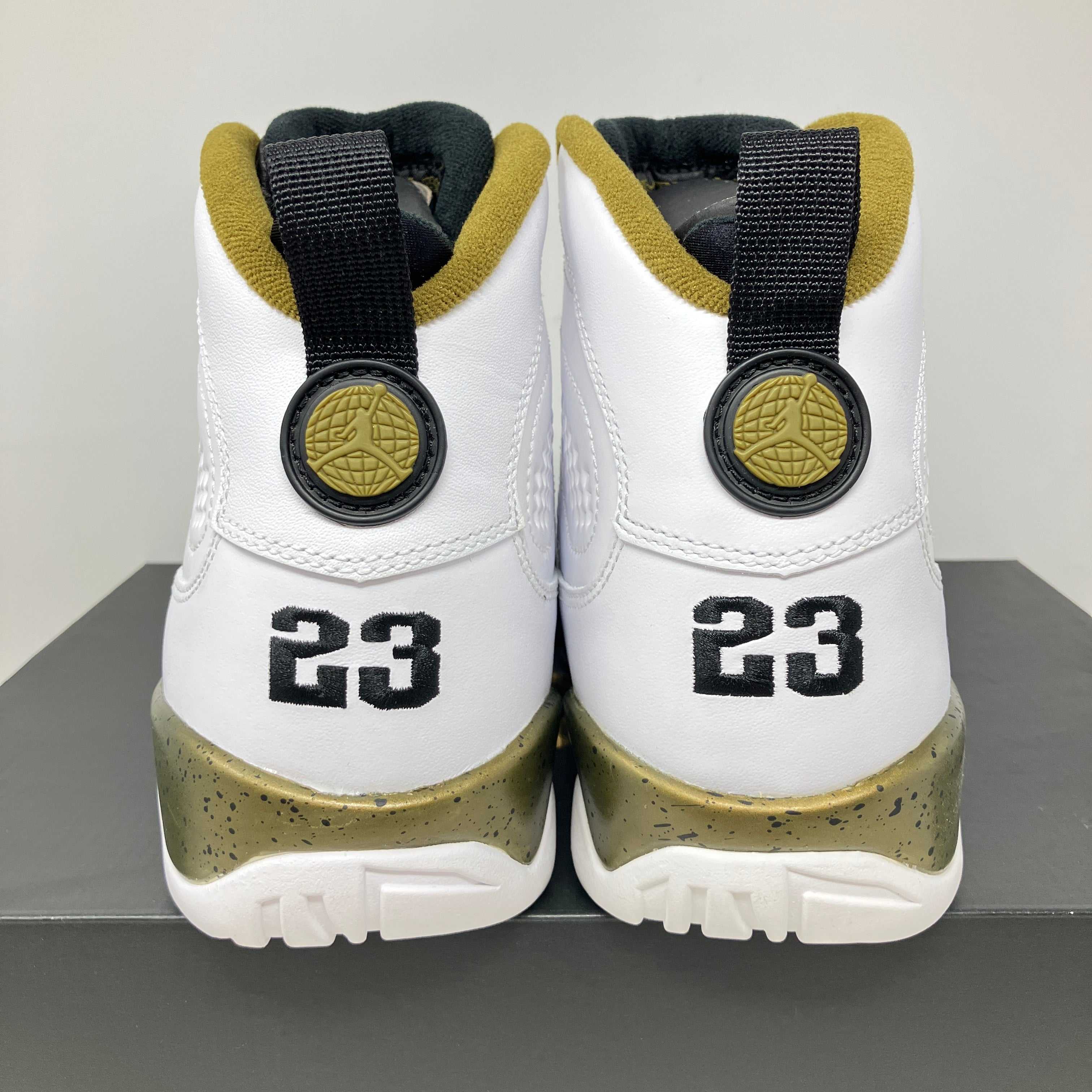 Jordan 9 Retro Statue